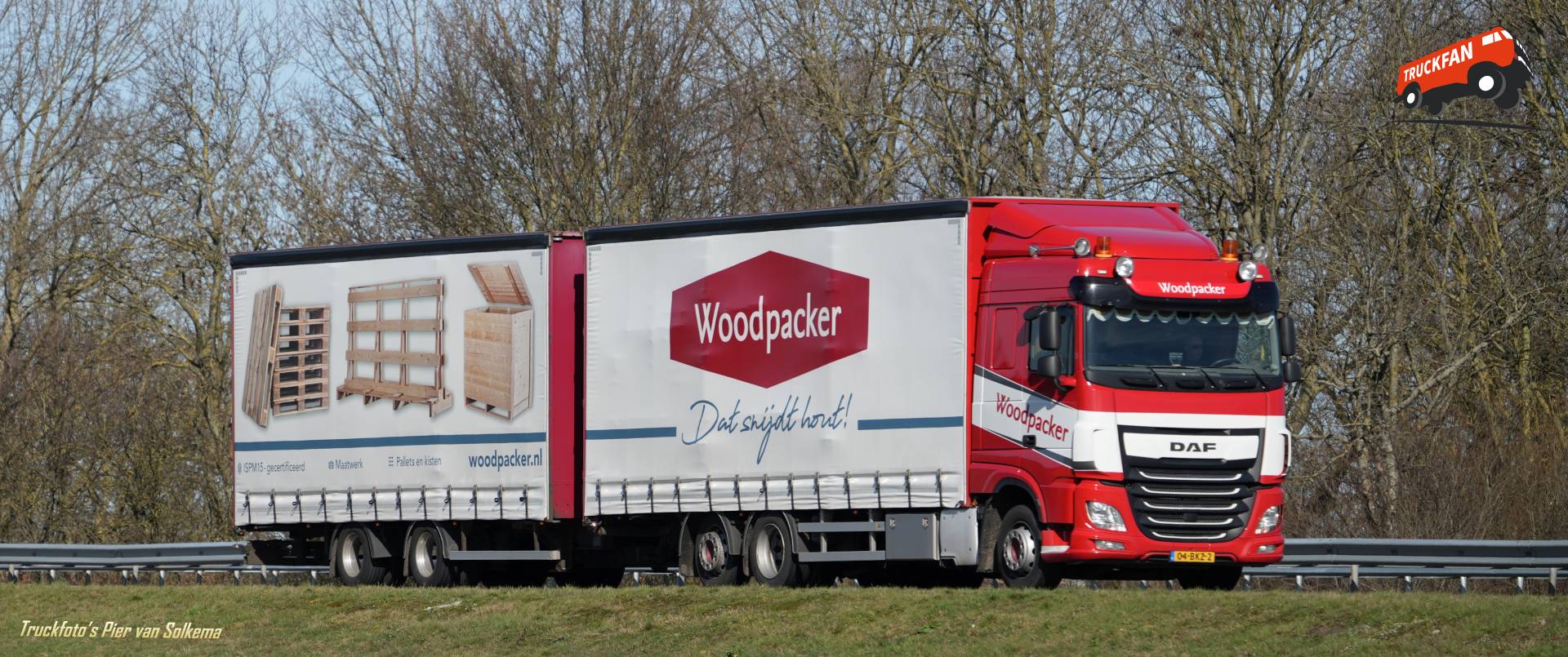 DAF XF Bedrijf Woodpacker op A7 Sneek