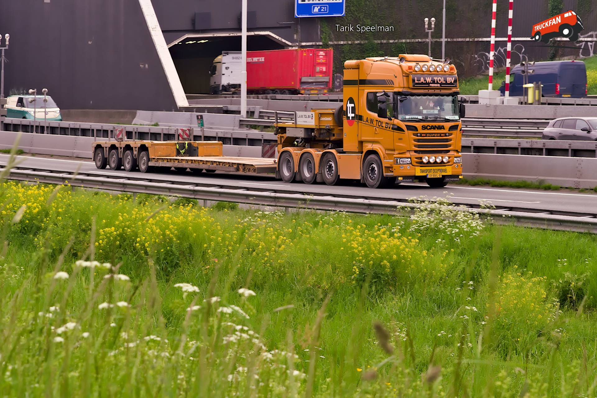 Scania R580 zwaartransport op A16