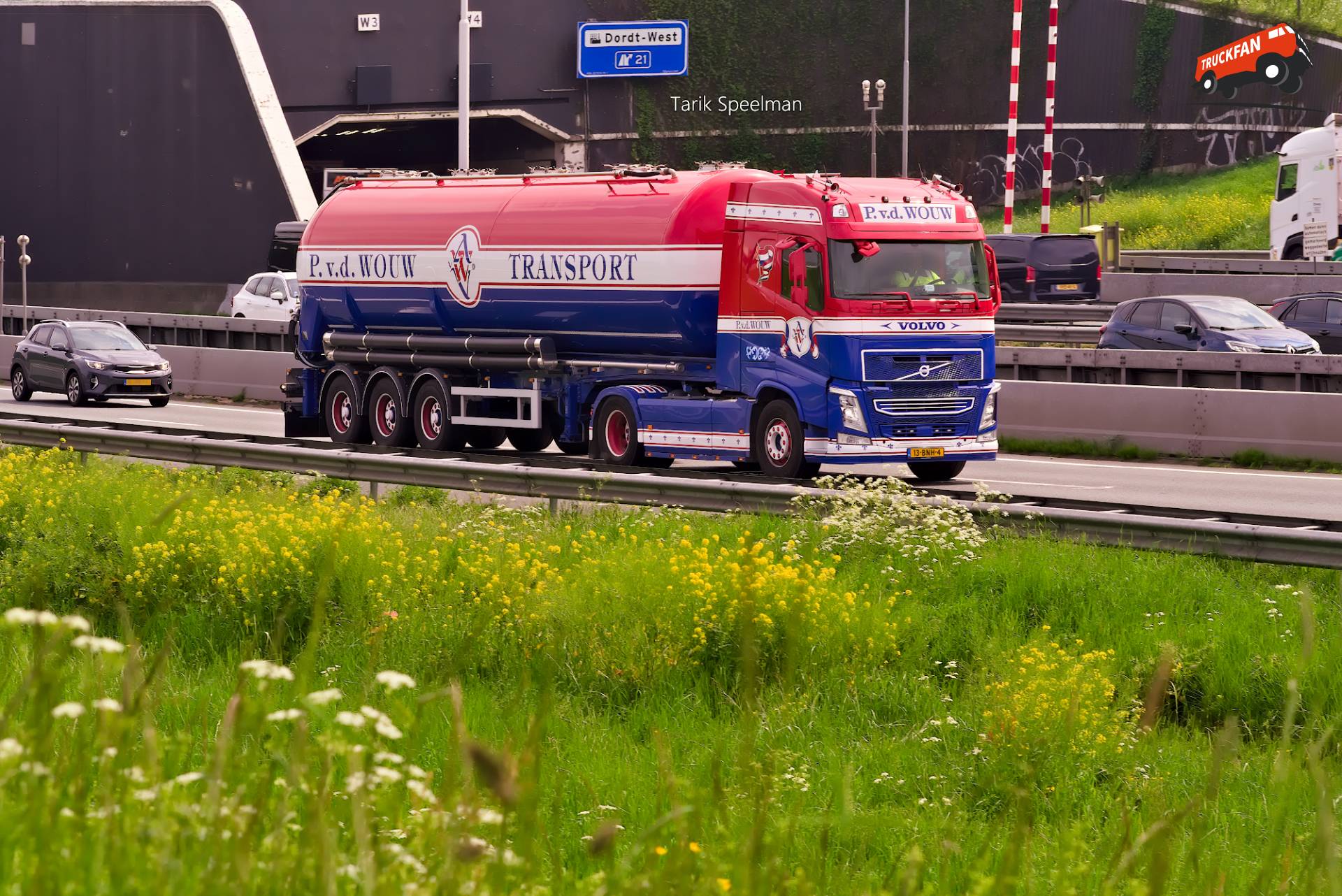 Volvo FH 4th Gen vrachtwagen met kenteken 13-BNH-4