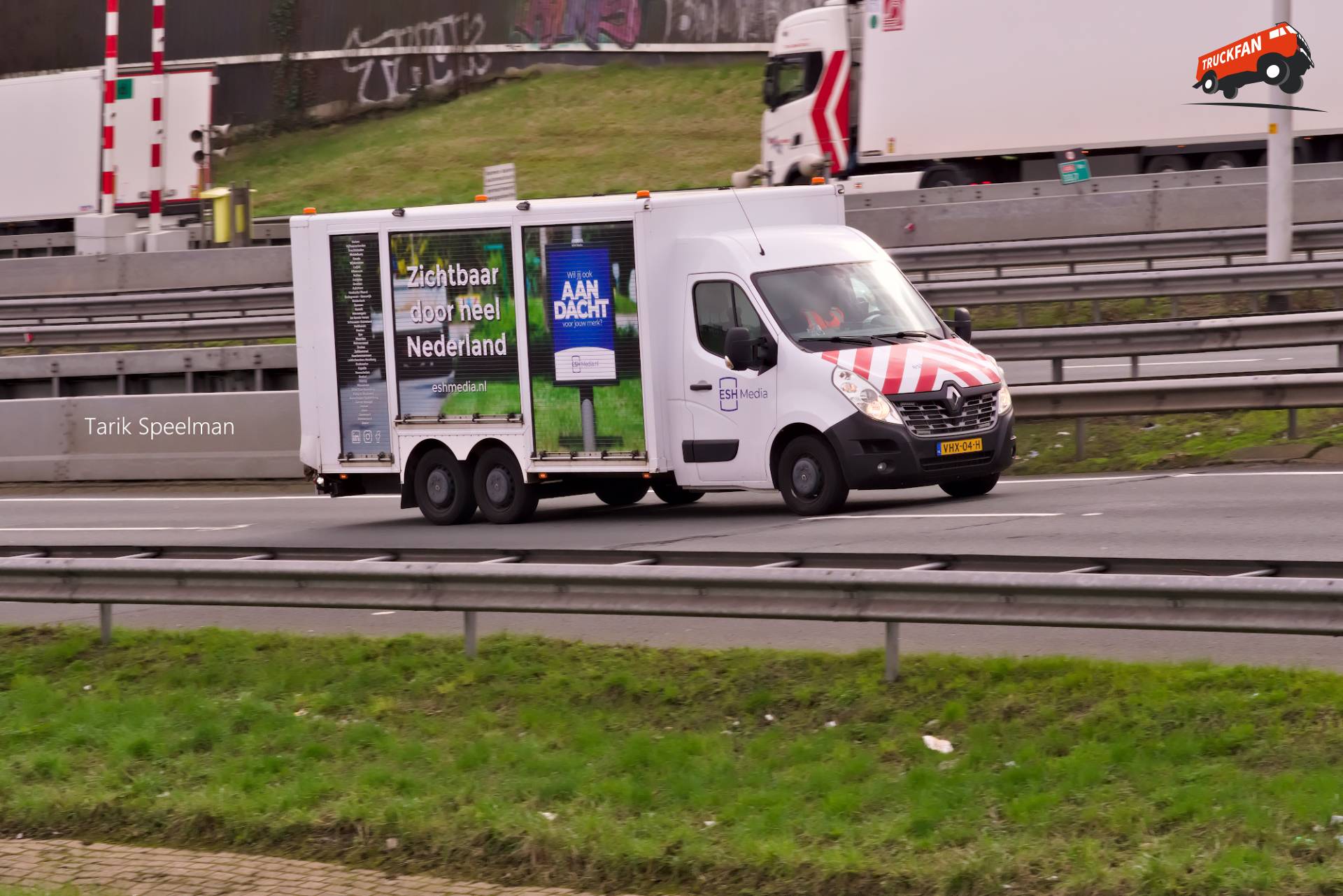 Renault Master bestelbus met kenteken VHX-04-H