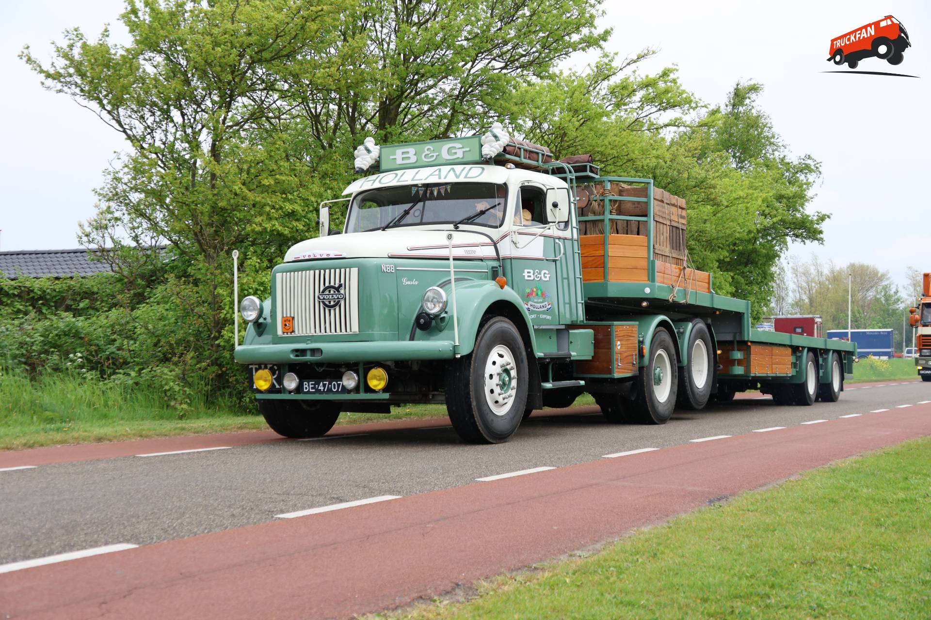 Volvo N88 truck owned by Ben & Gusta