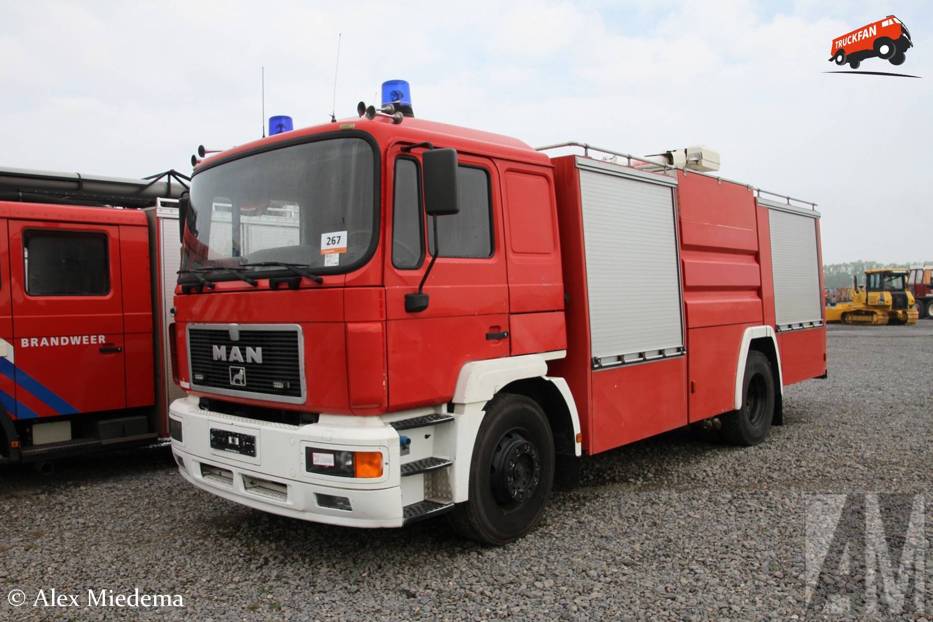 Afgeschreven MAN F2000 brandweerwagen