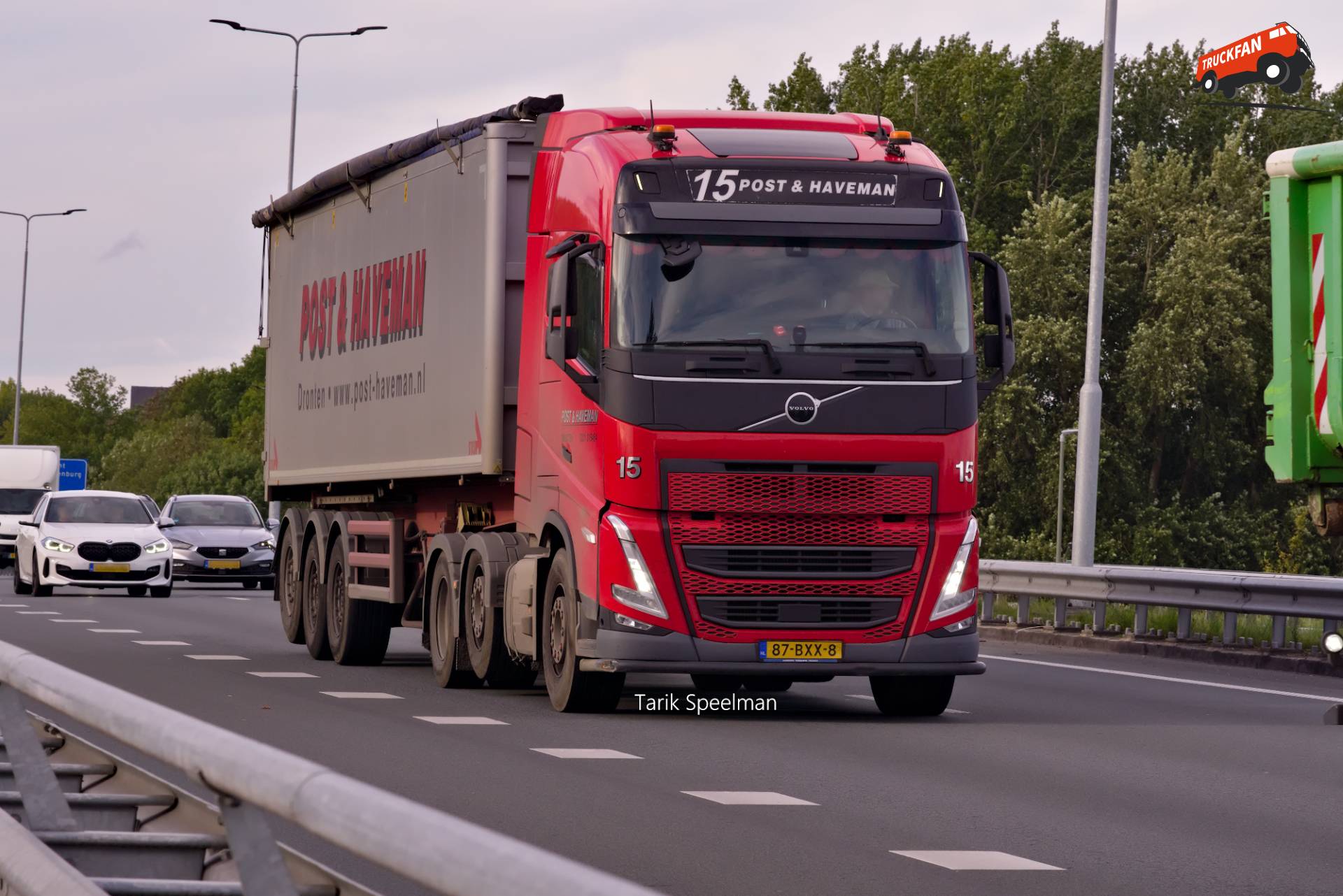 Volvo FH 5th Gen truck on N3 near Dordrecht