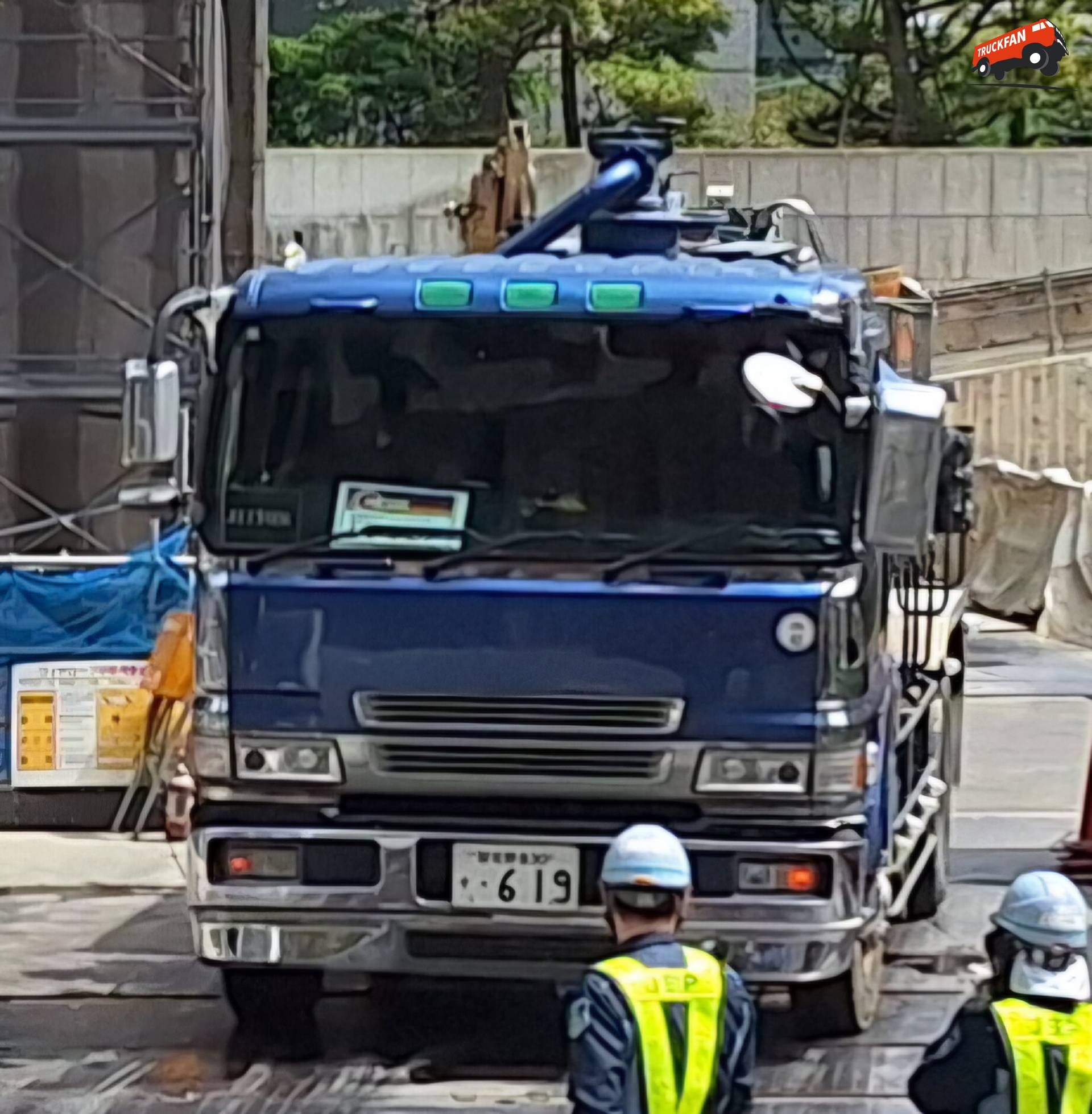 Mitsubishi Fuso Super Great op bouwwerf nabij Tokyo hoofdstation
