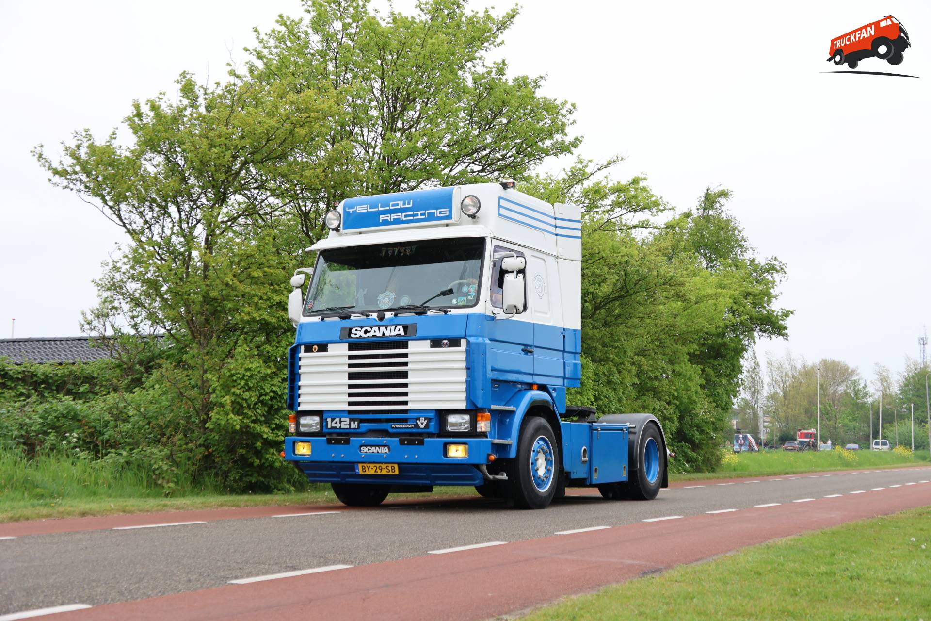 Scania 142 truck by Yellow Racing