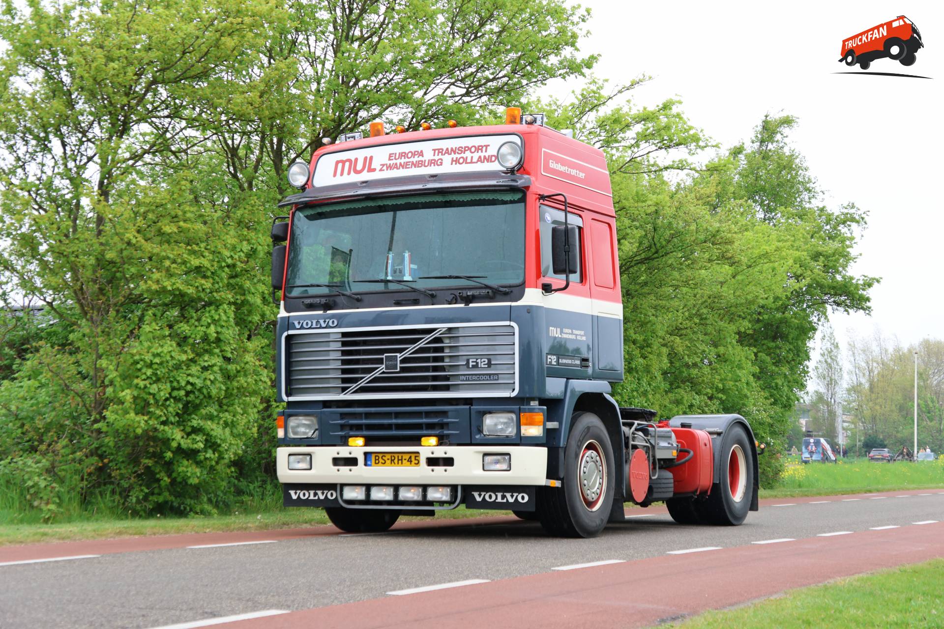 Volvo F12 vrachtwagen van Mul