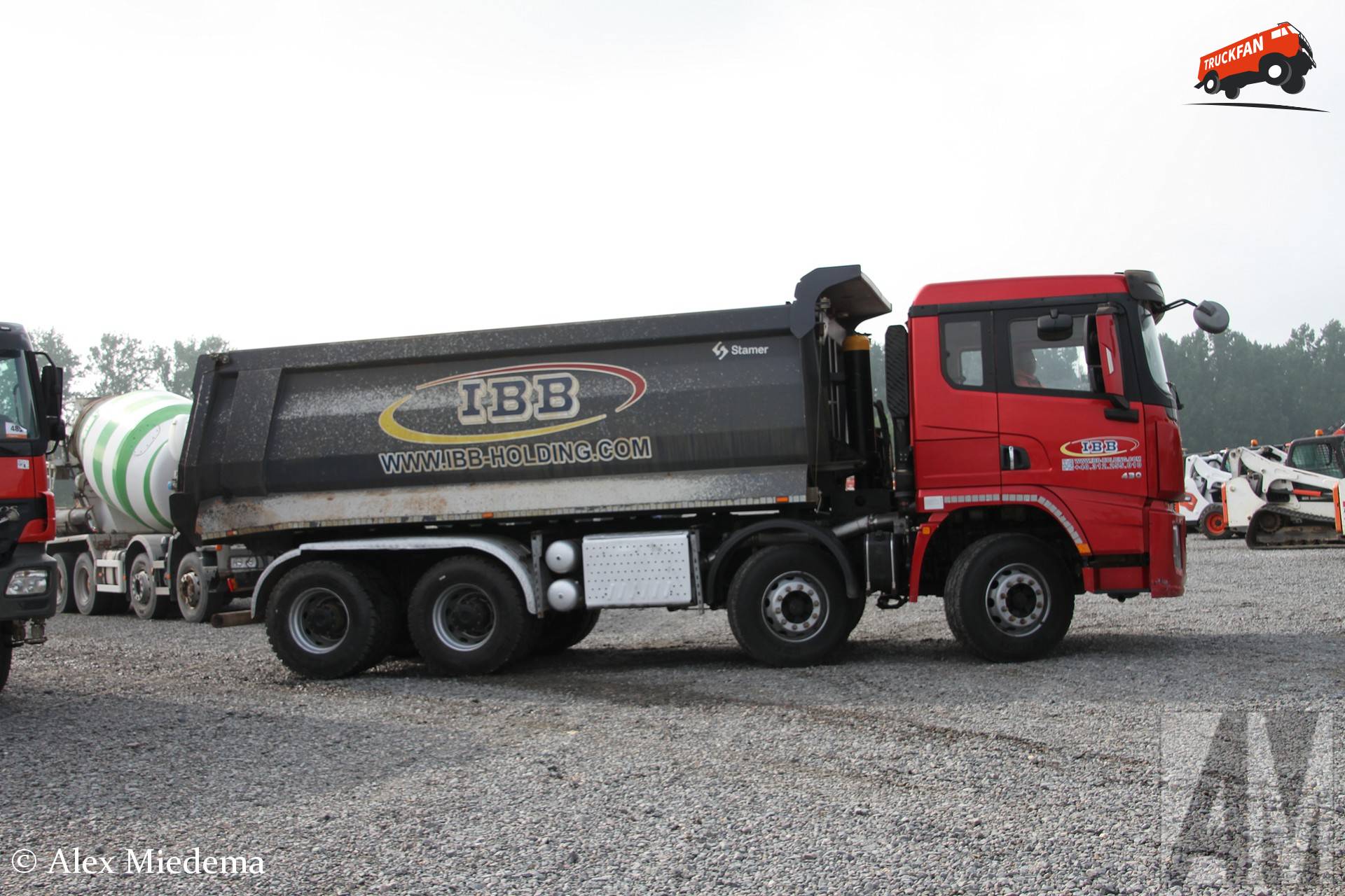 8x4 Truck at Benelux Veiling Moerdijk