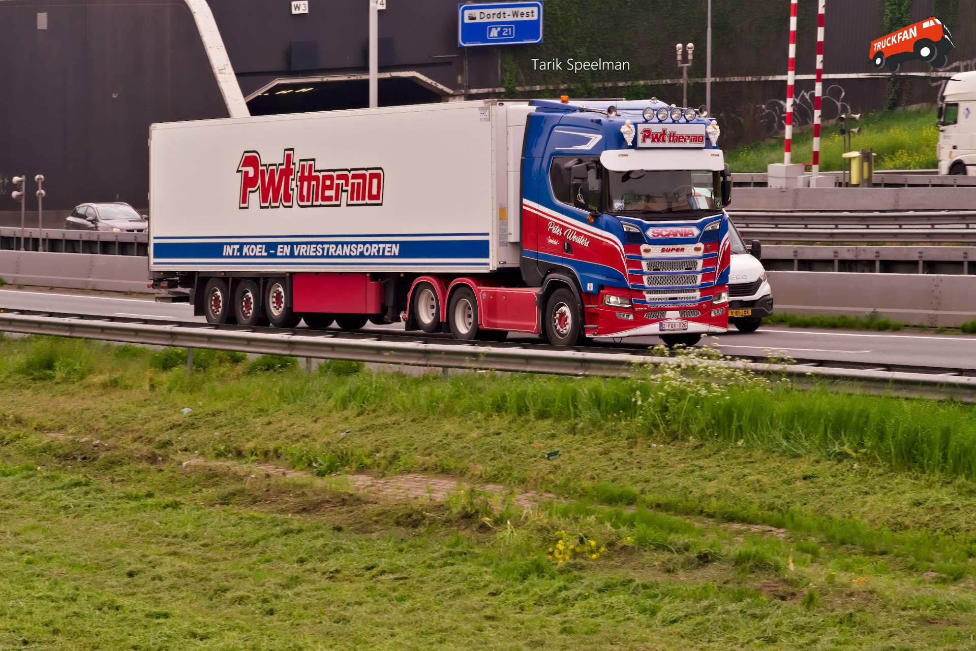 Scania 530S vrachtwagen met kenteken 2-FQX-026