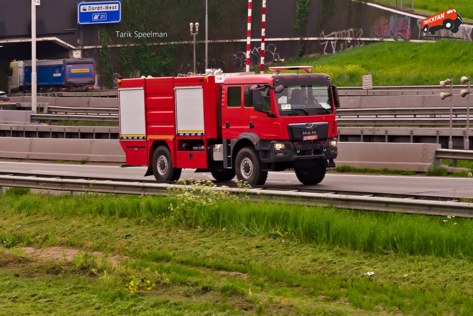 Brandweertruck MAN TGM op A16