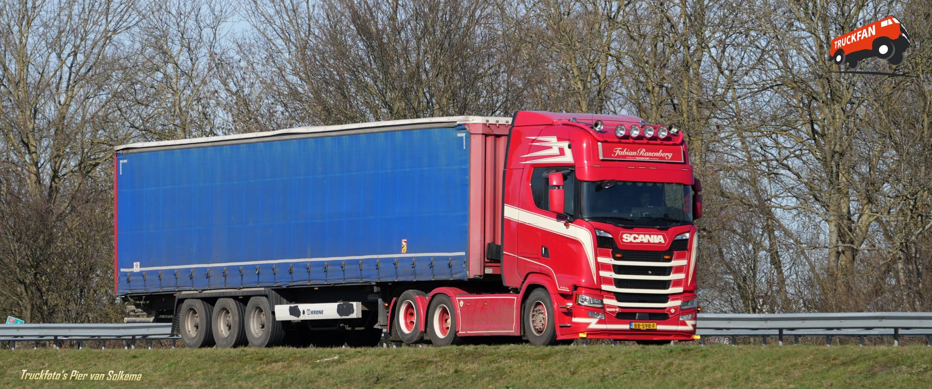 Scania 520S vrachtwagen op A7 bij Sneek