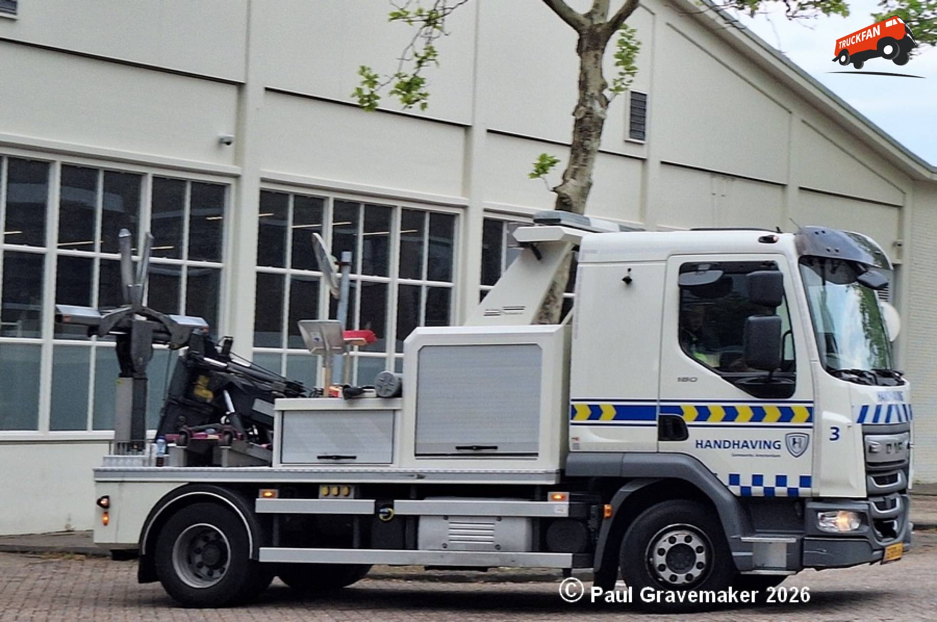 DAF LF180 FA tow truck municipality of Amsterdam