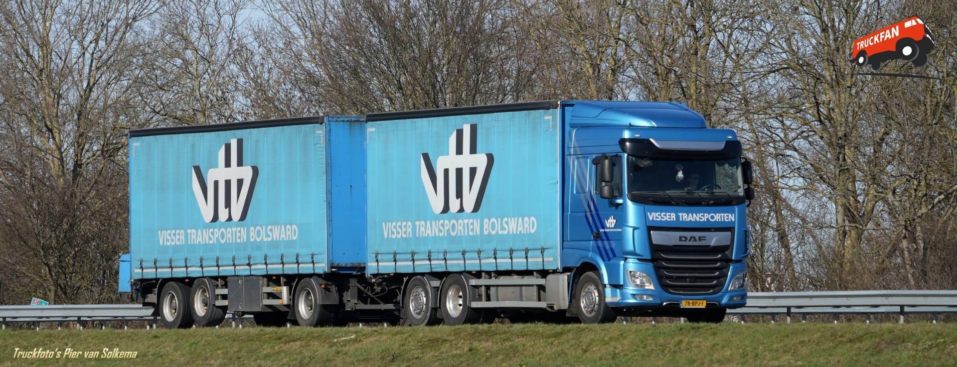 DAF XF truck van Visser Transporten op A7 Sneek