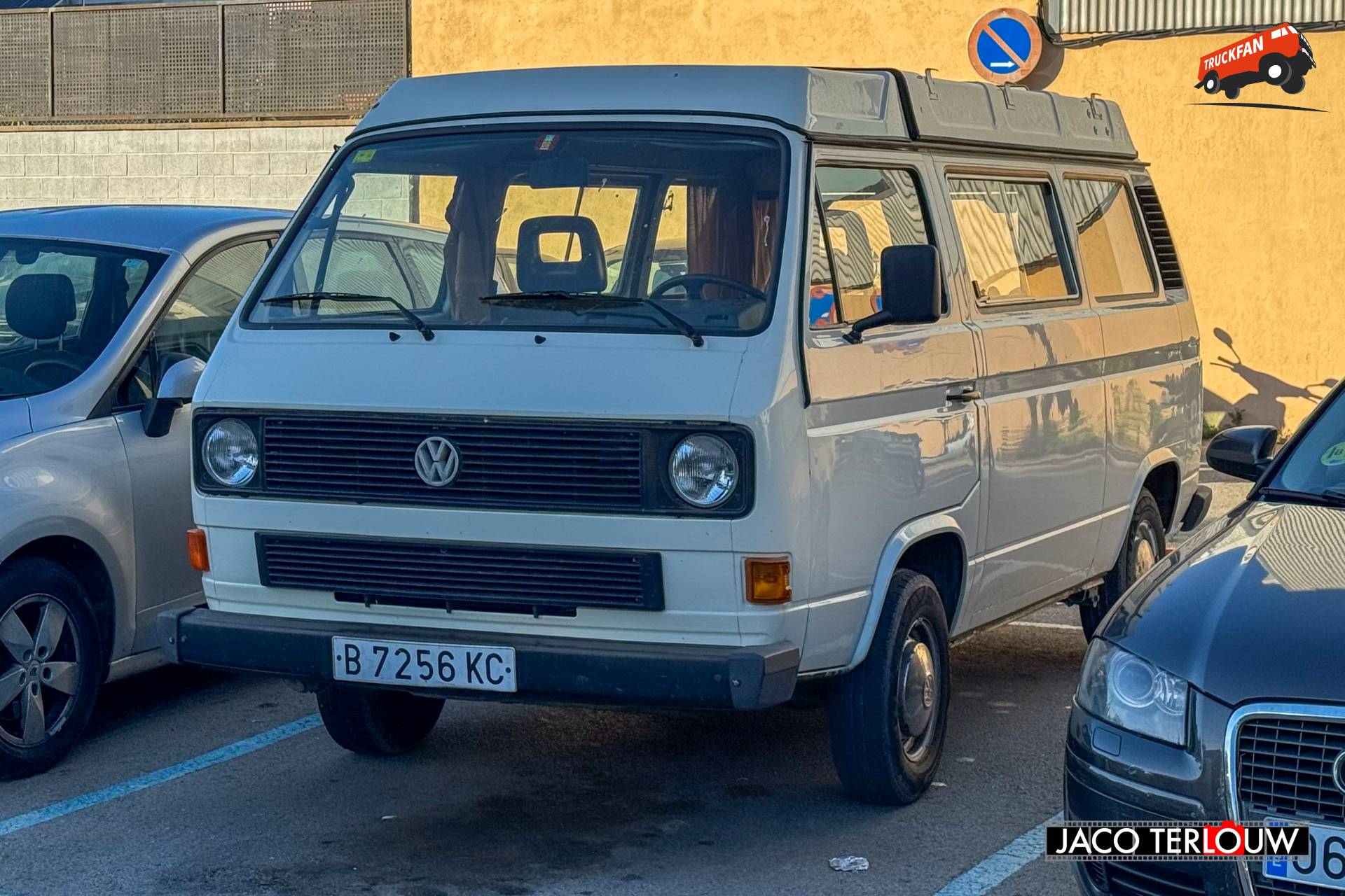 VW Transporter T3 geparkeerd in Malgrat de Mar