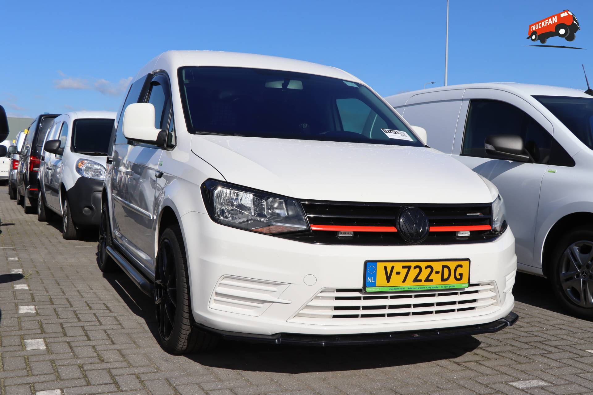 Volkswagen Caddy bestelbus gefotografeerd op 11 mei 2026