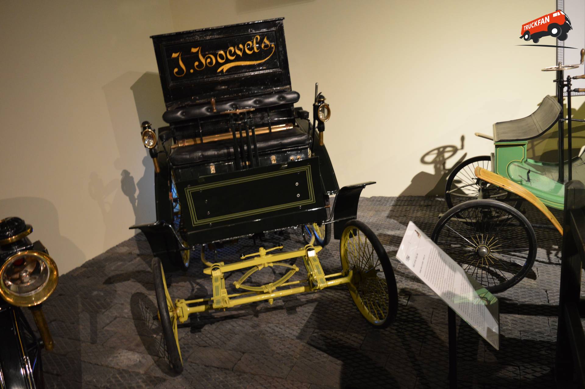 Benz 3PS No. 1 bestelwagen met houten kist