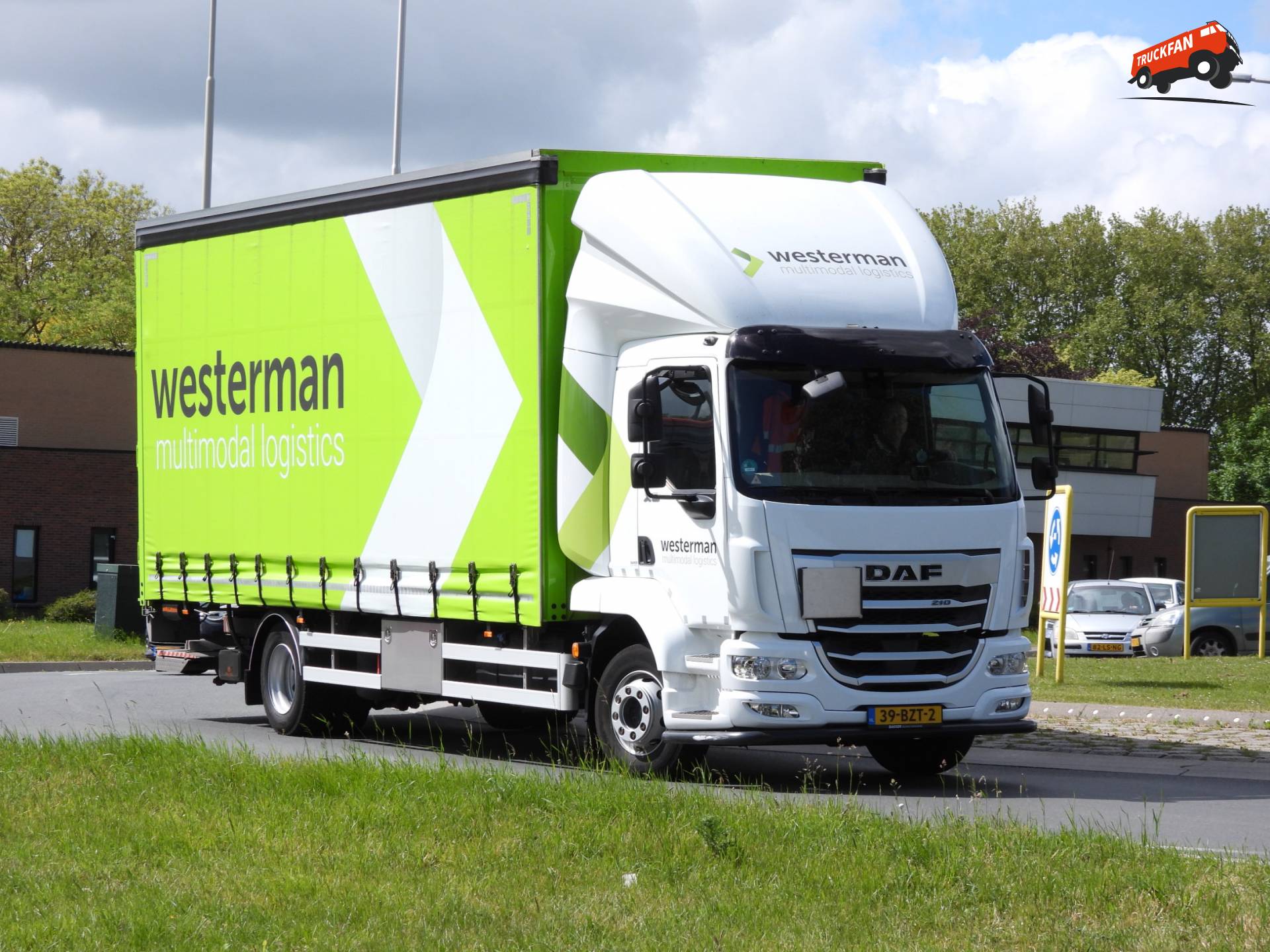 DAF XB vrachtwagen van Westerman Logistics in Schoonhoven