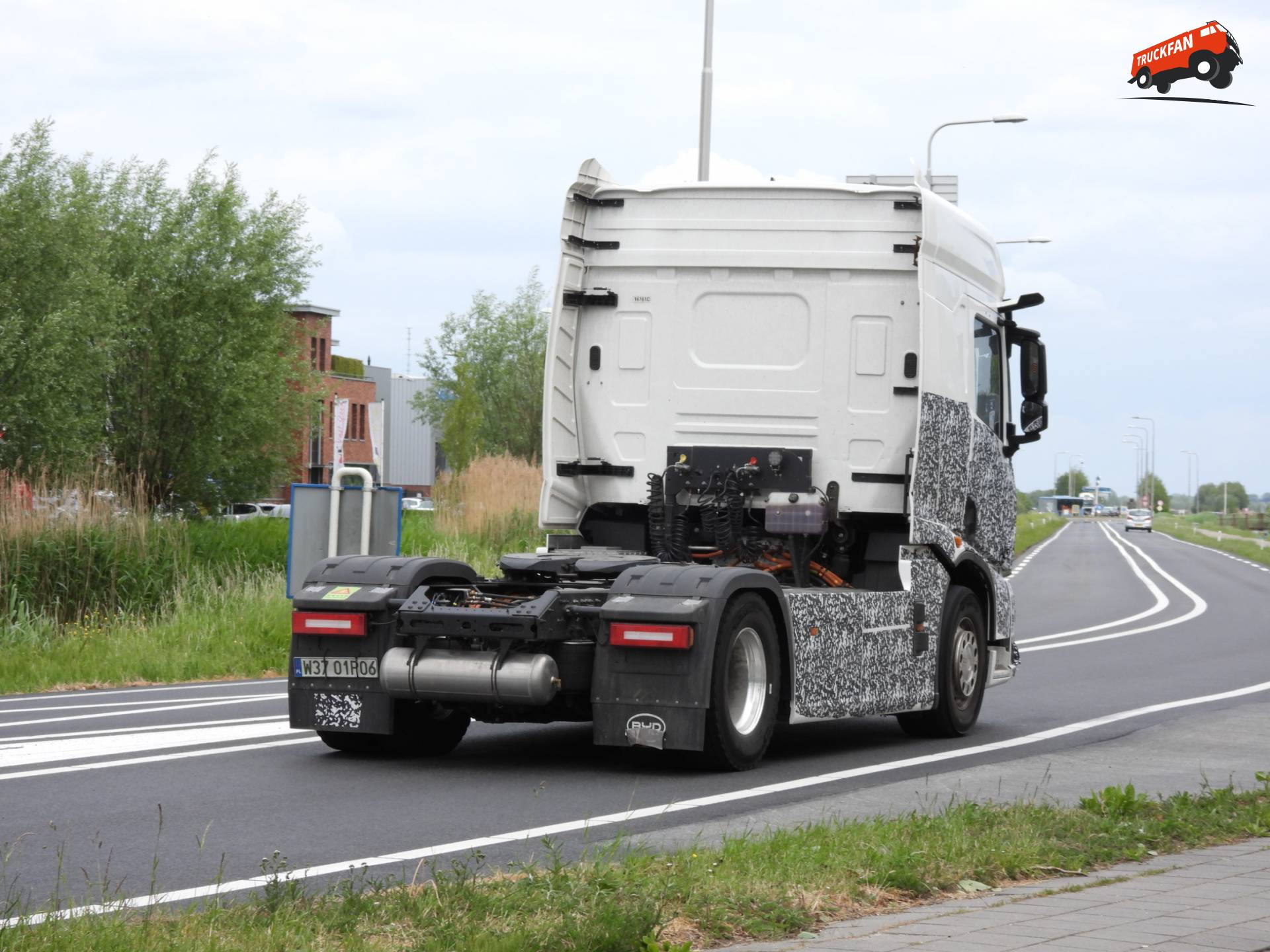 BYD ETH8 bij Schoonhoven