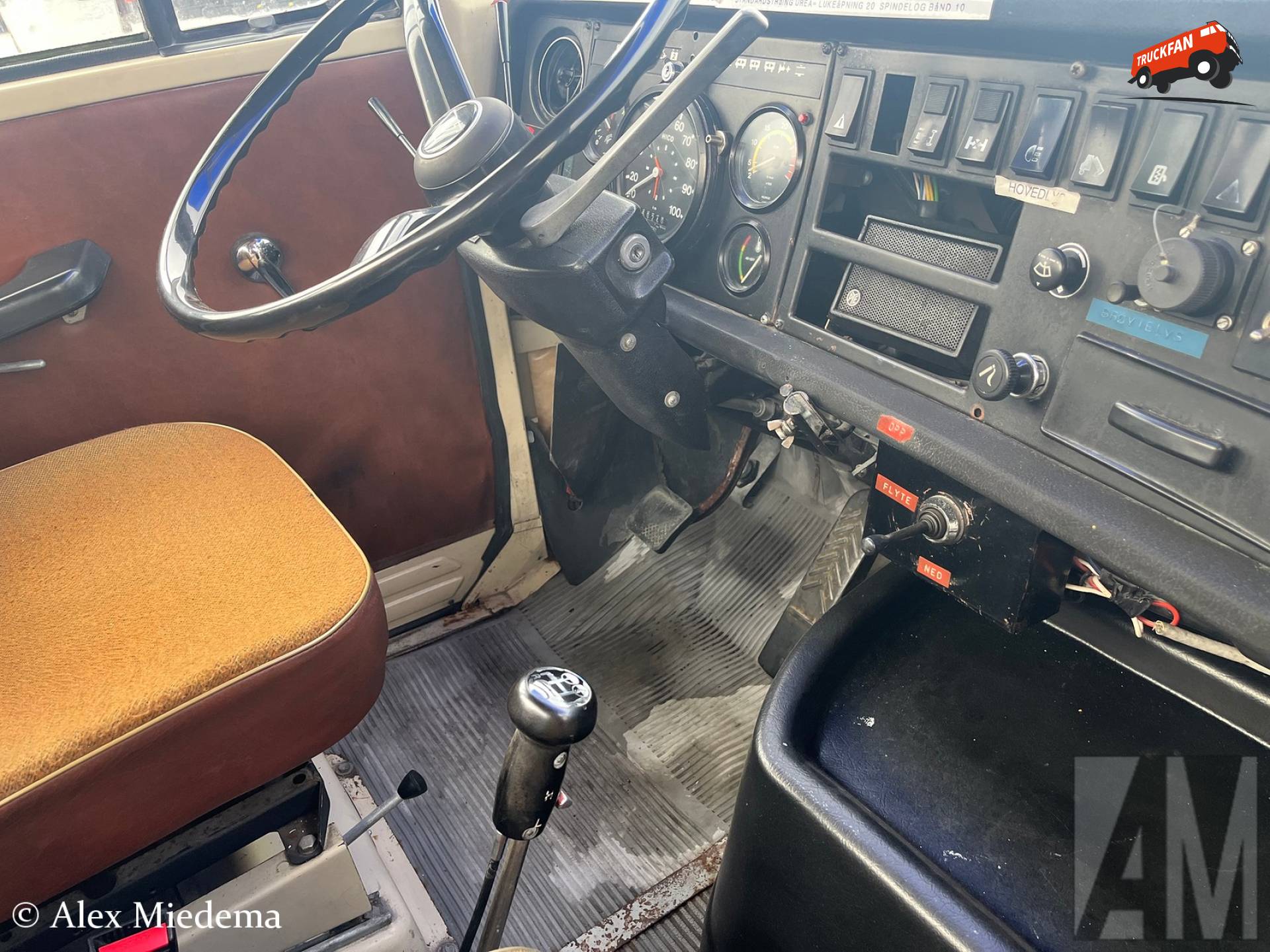 Volvo N720 zoutstrooier uit 1977