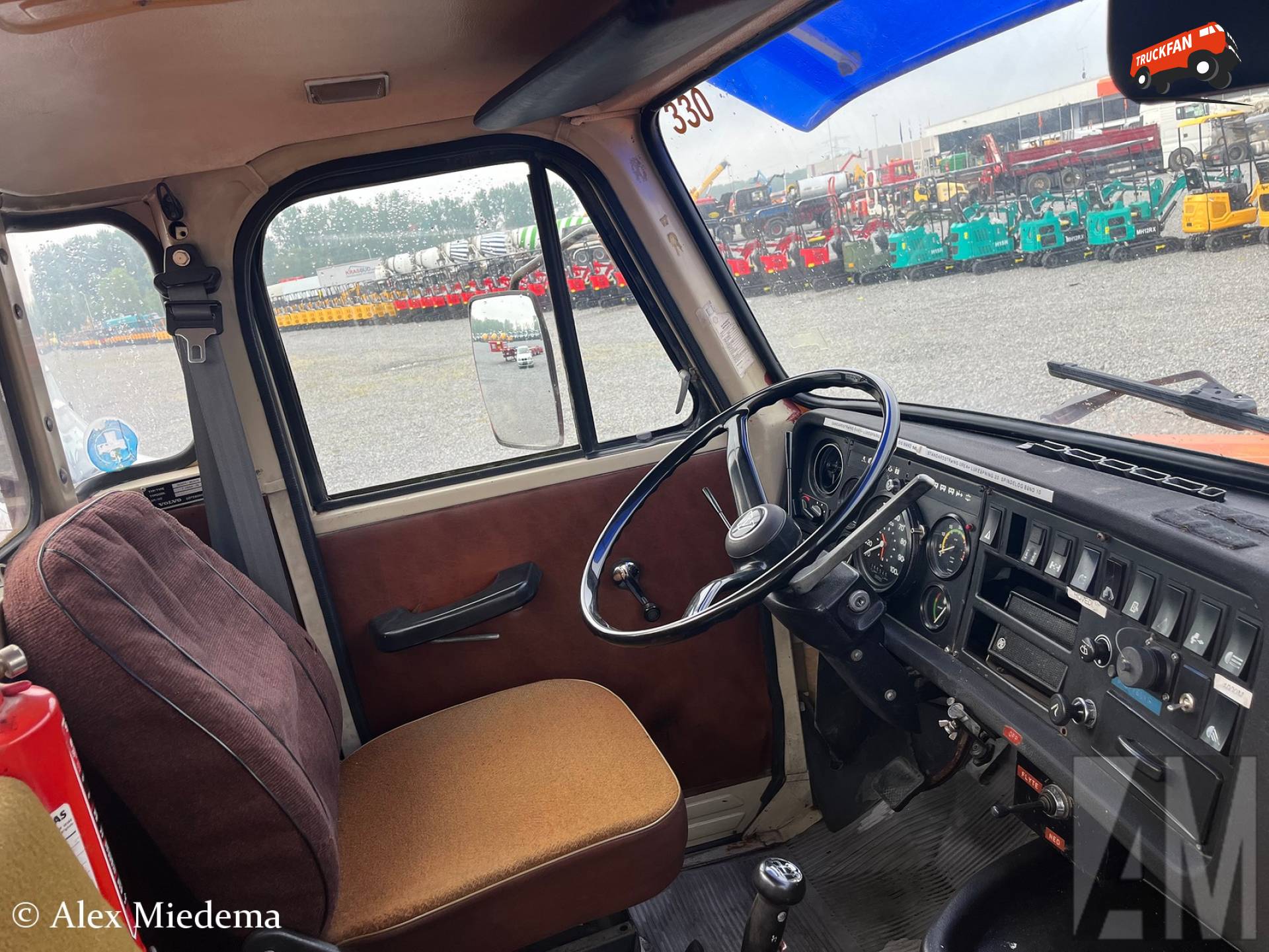 Volvo N720 zoutstrooier uit 1977