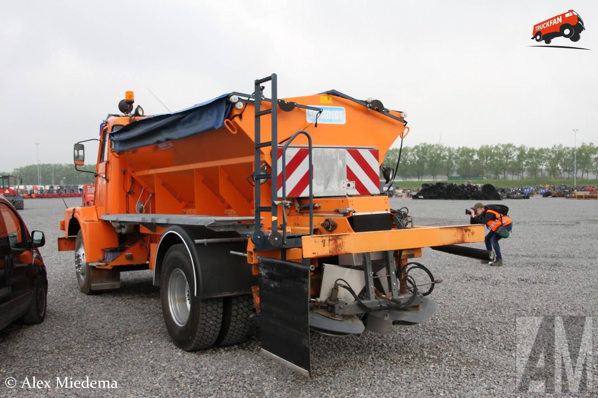 Volvo N720 winterdienst voertuig in Moerdijk