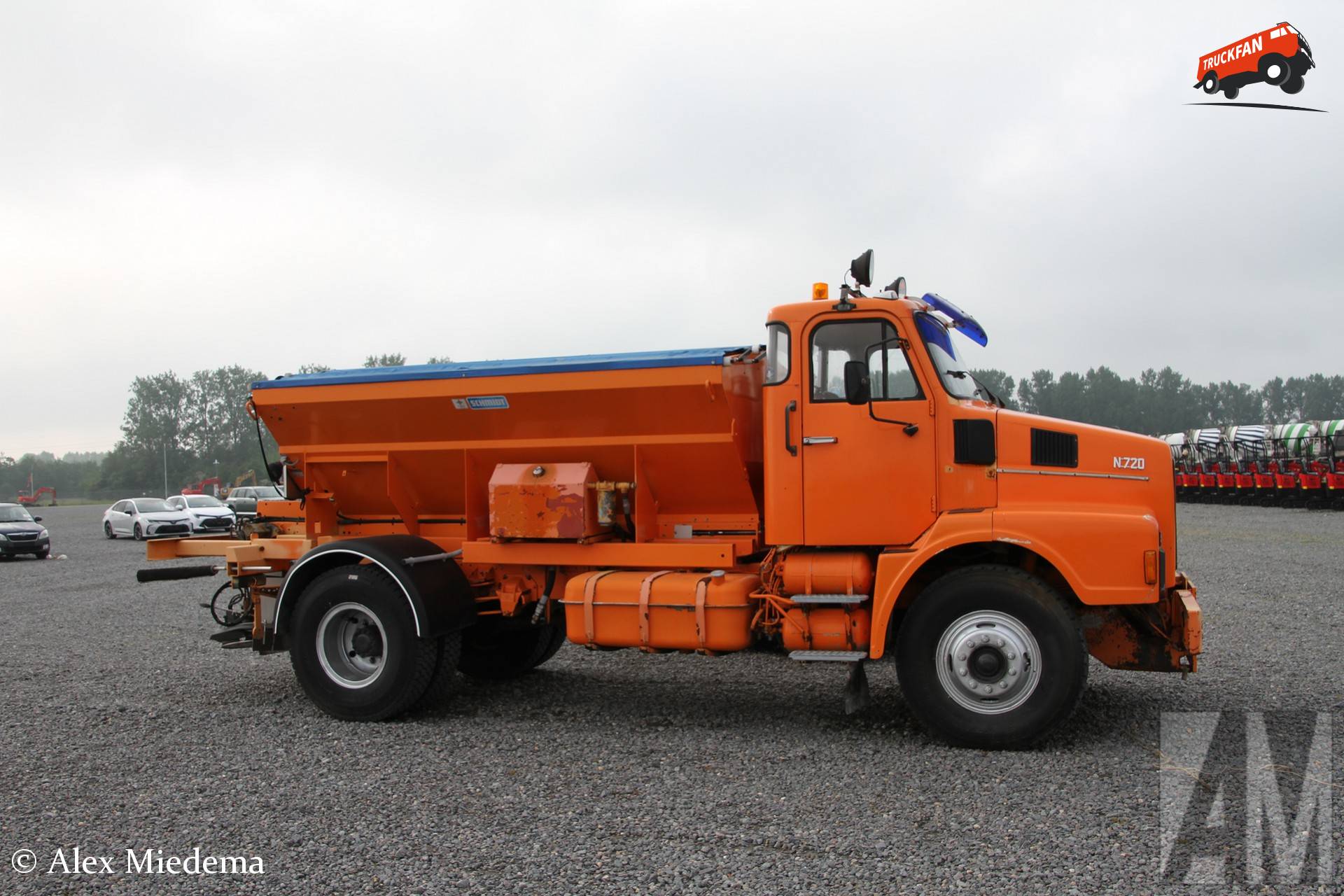 Volvo N720 with Schmidt Salt Spreader