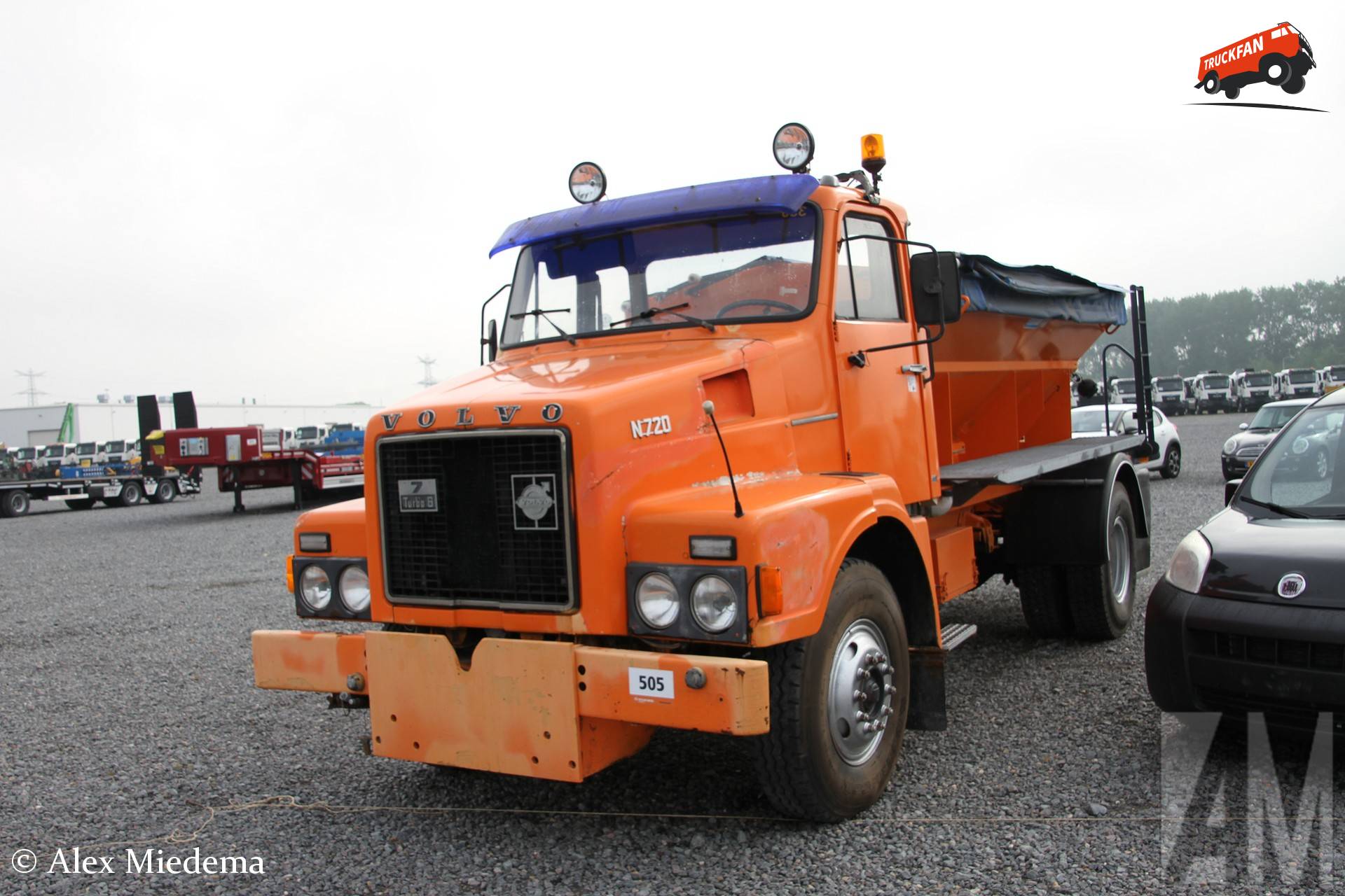 Volvo N720 vrachtwagen op Benelux veiling in Moerdijk