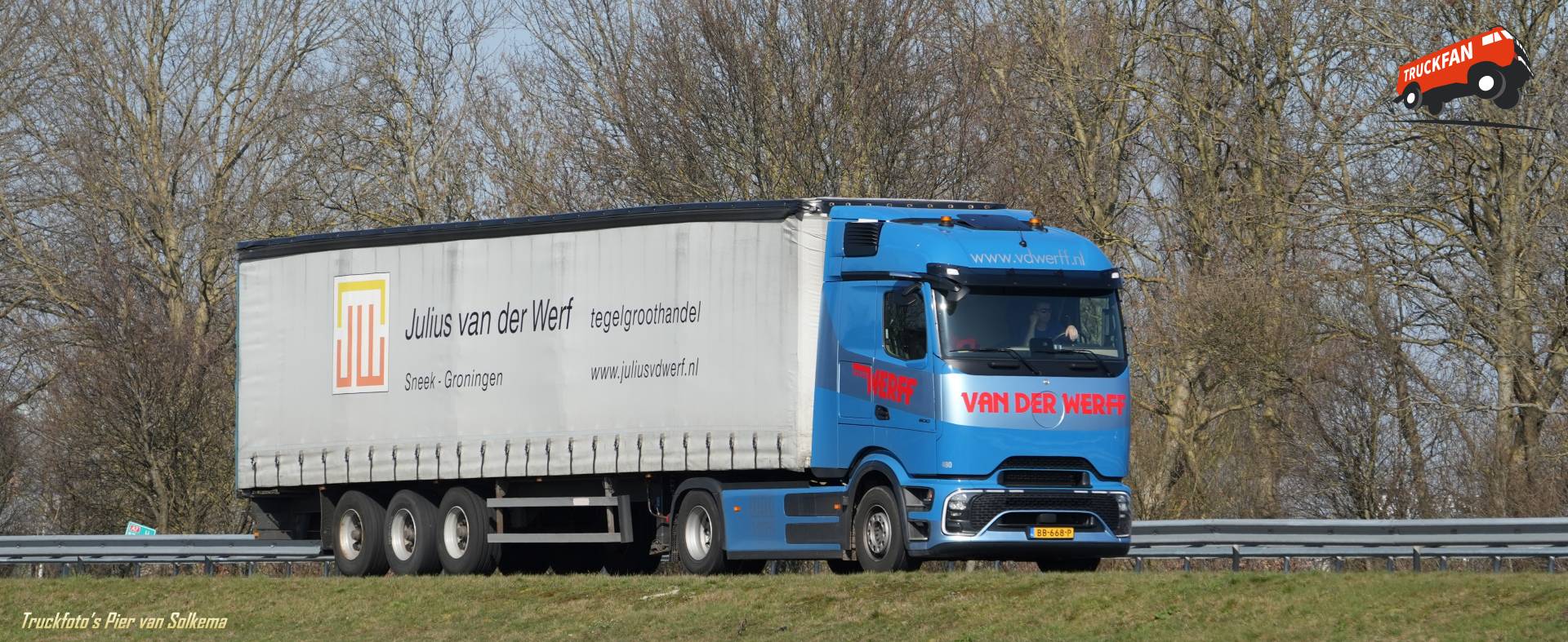 Mercedes Benz Actros bij A7 Sneek