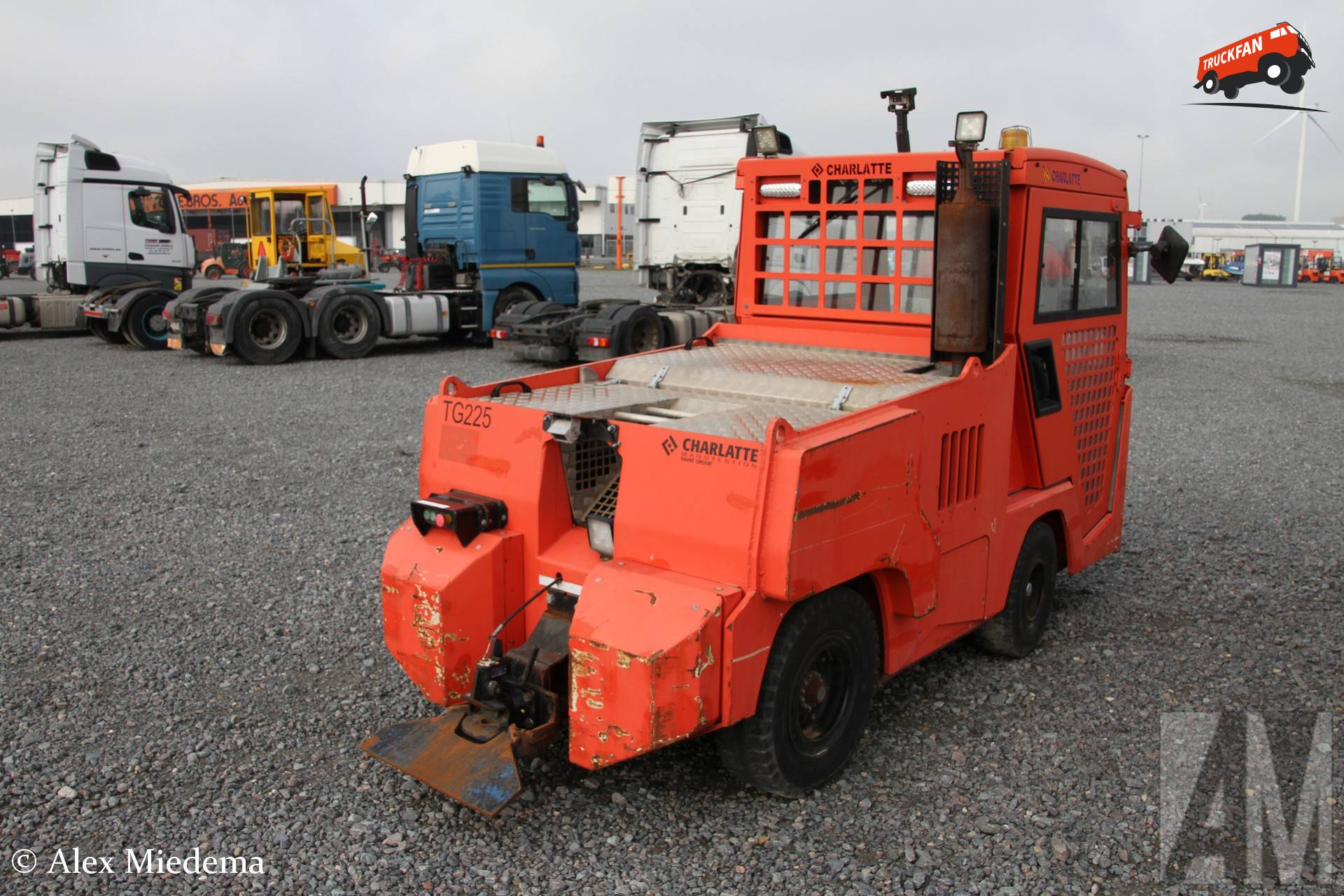 Bagagetrekker Charlatte TG225 in Moerdijk