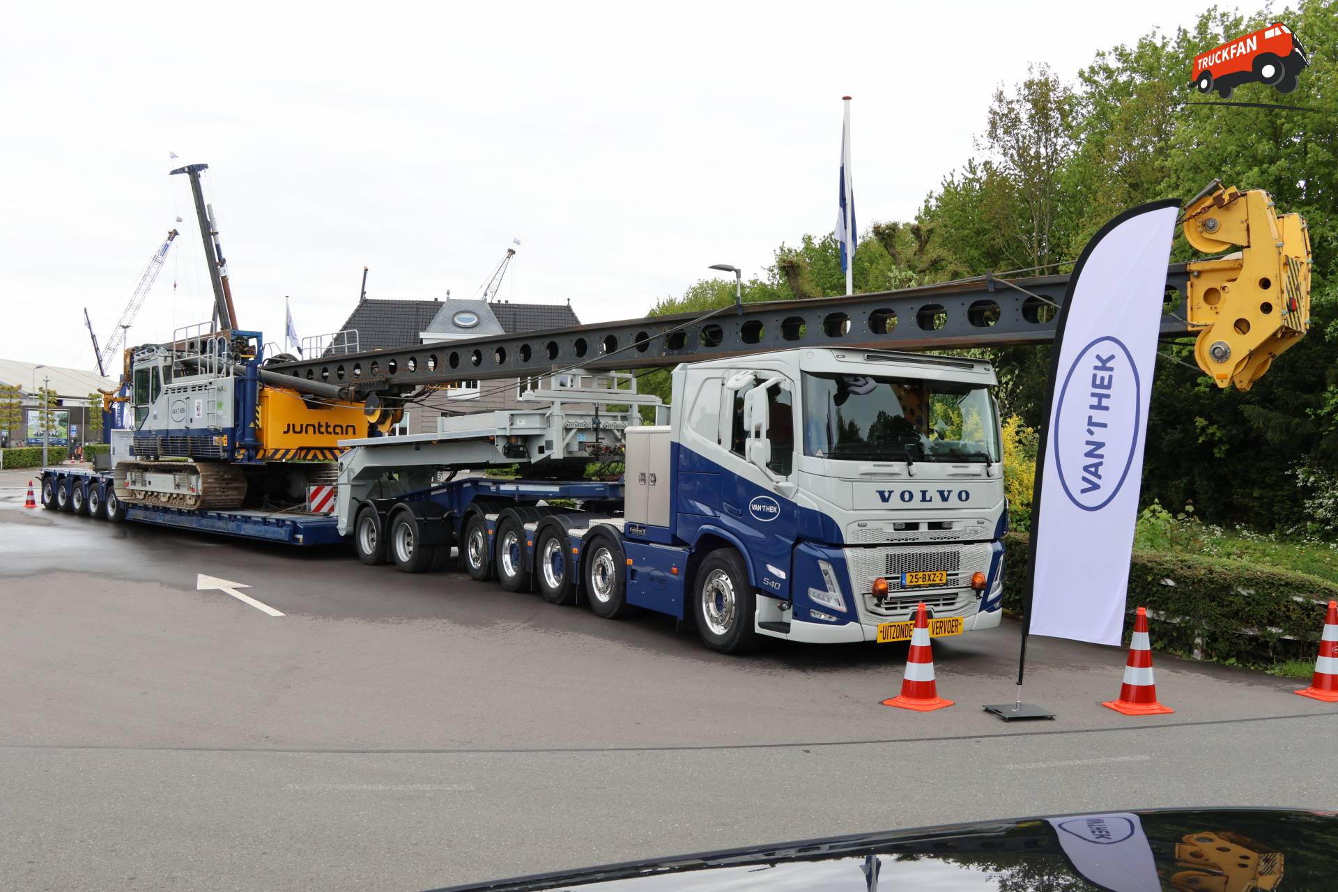 Volvo FM Low Entry bij Open dag van 't Hek