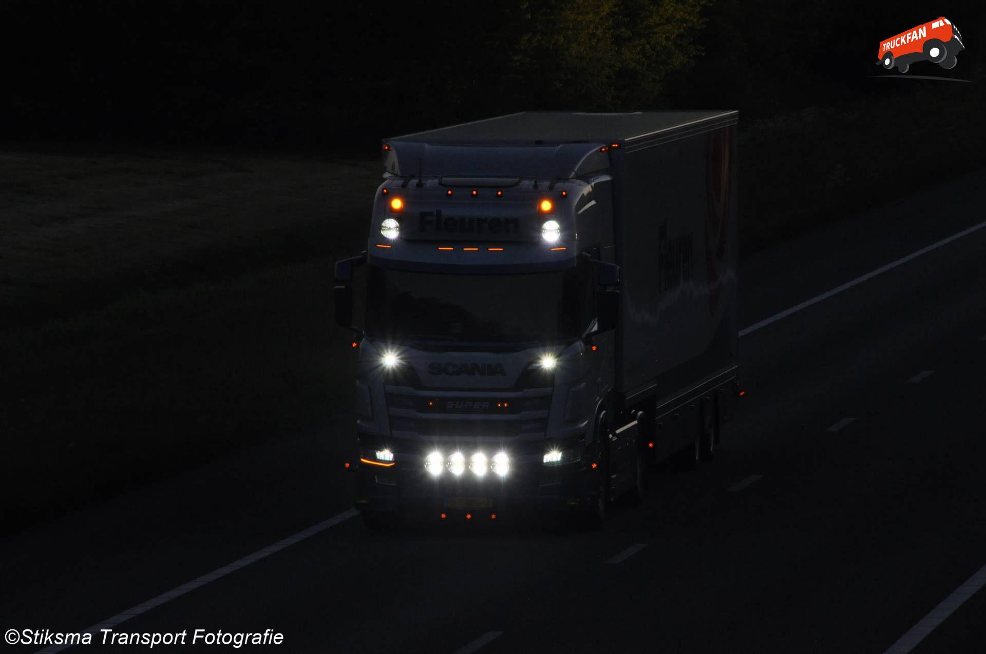 Scania R520 truck van Fleuren Transport