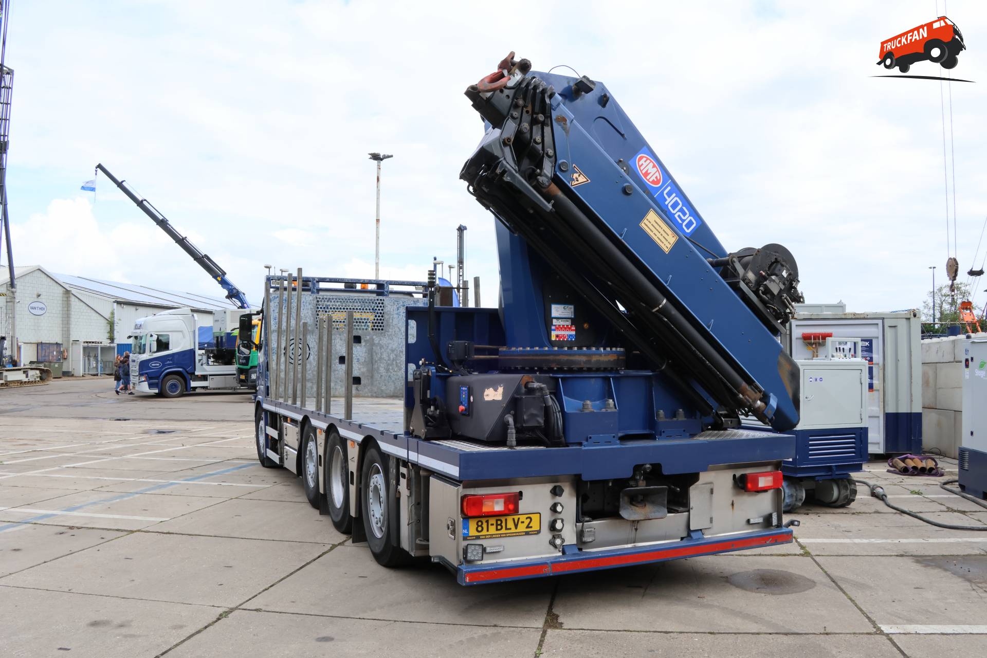 HMF 4020 laadkraan op Volvo FM