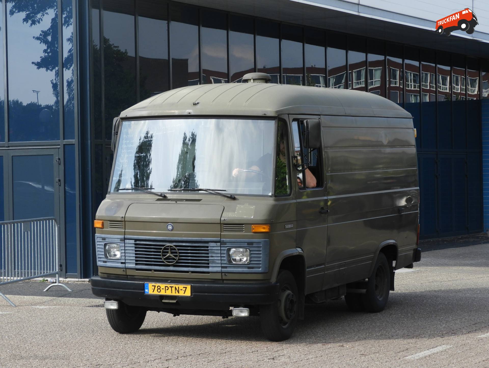 Mercedes-Benz L508 op AutoClassiqa 2026 beur in Utrecht