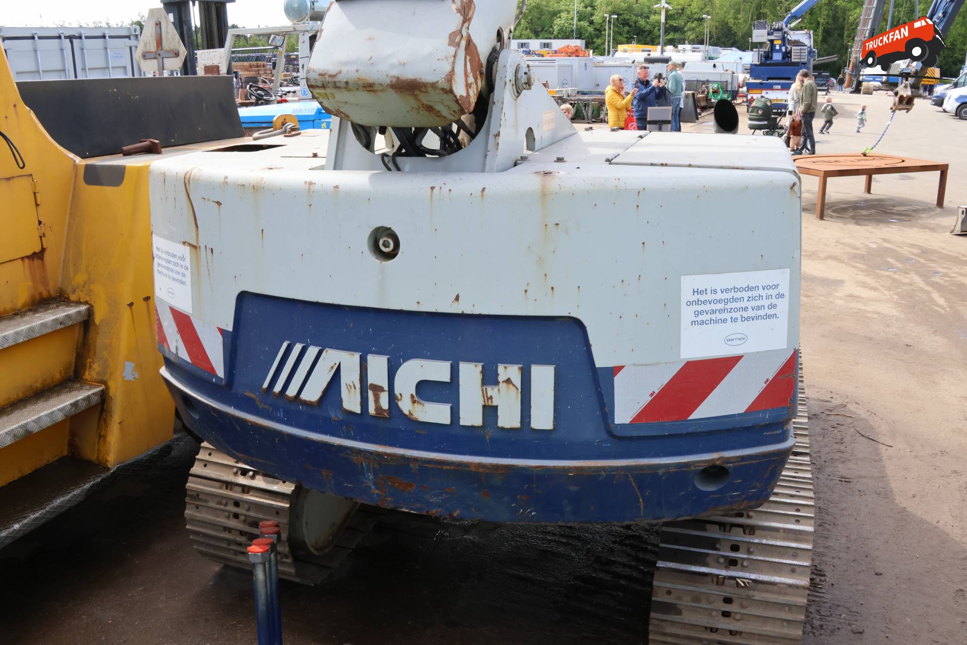 Aichi hoogwerker bij Open dag van 't Hek