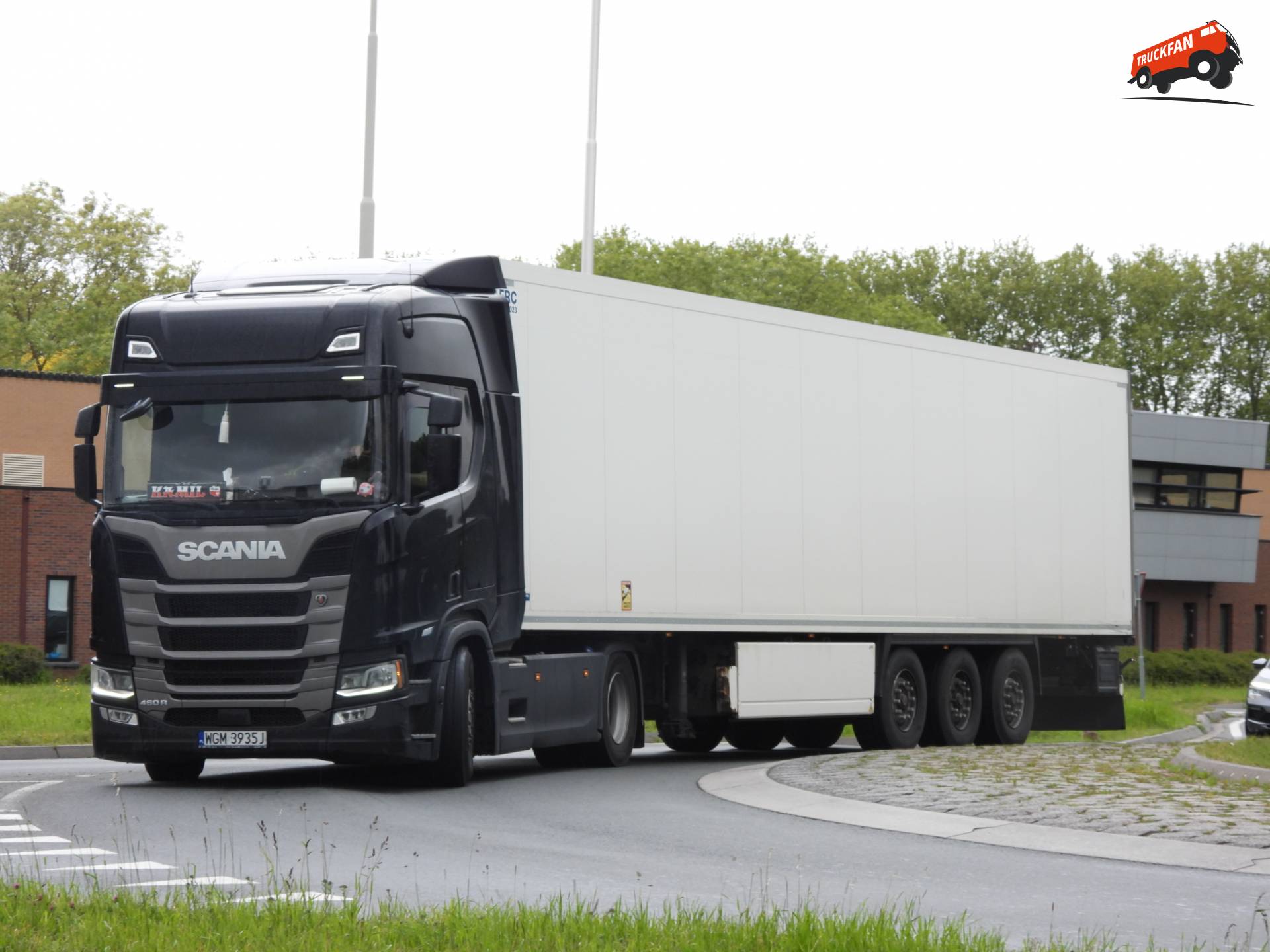 Scania R460 4x2 gezien op Lopikerplein