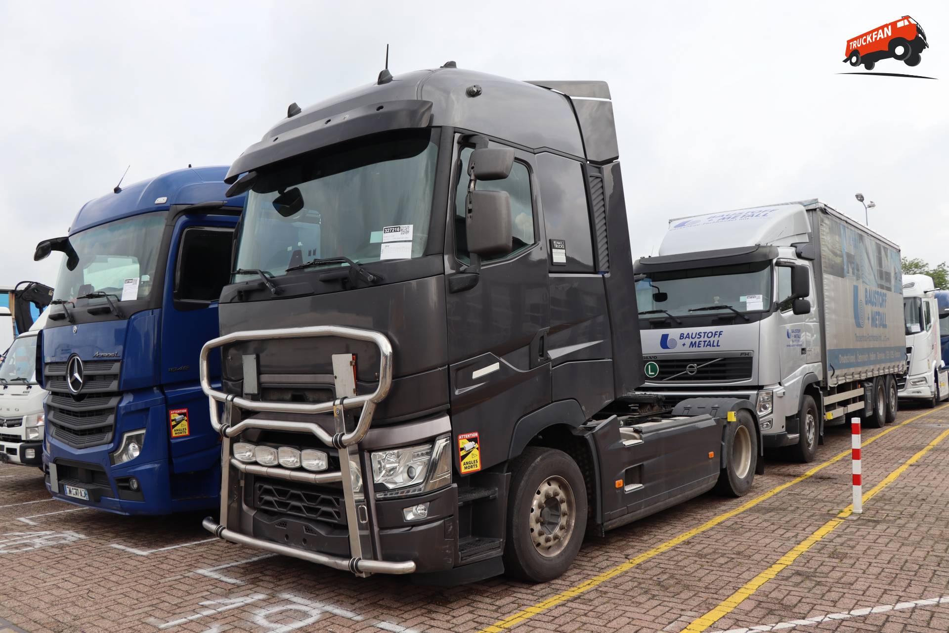 Renault T-serie met bullbar bij Kleyn Trucks
