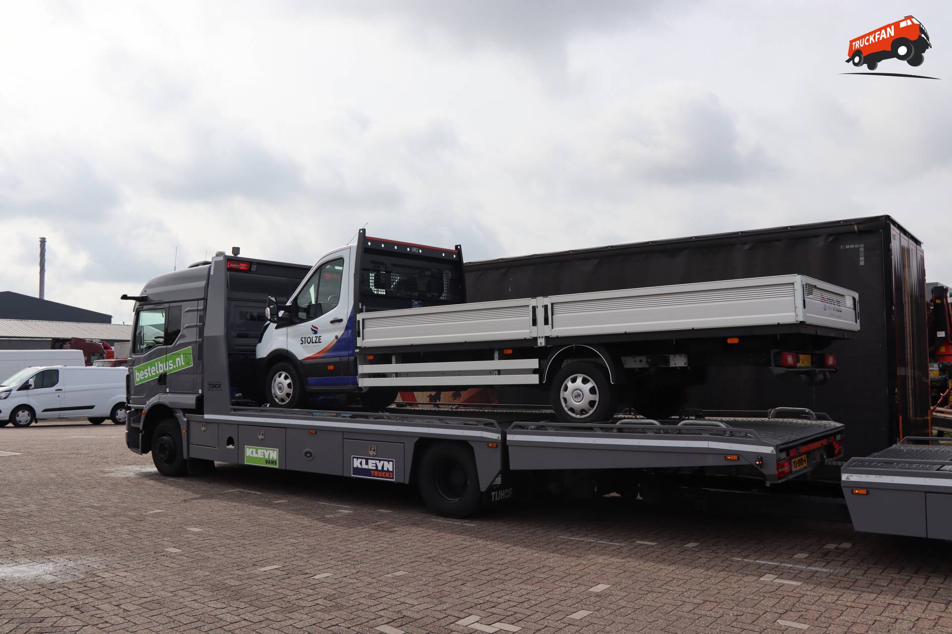 MAN TGM with Tijhof body and Ford Transit