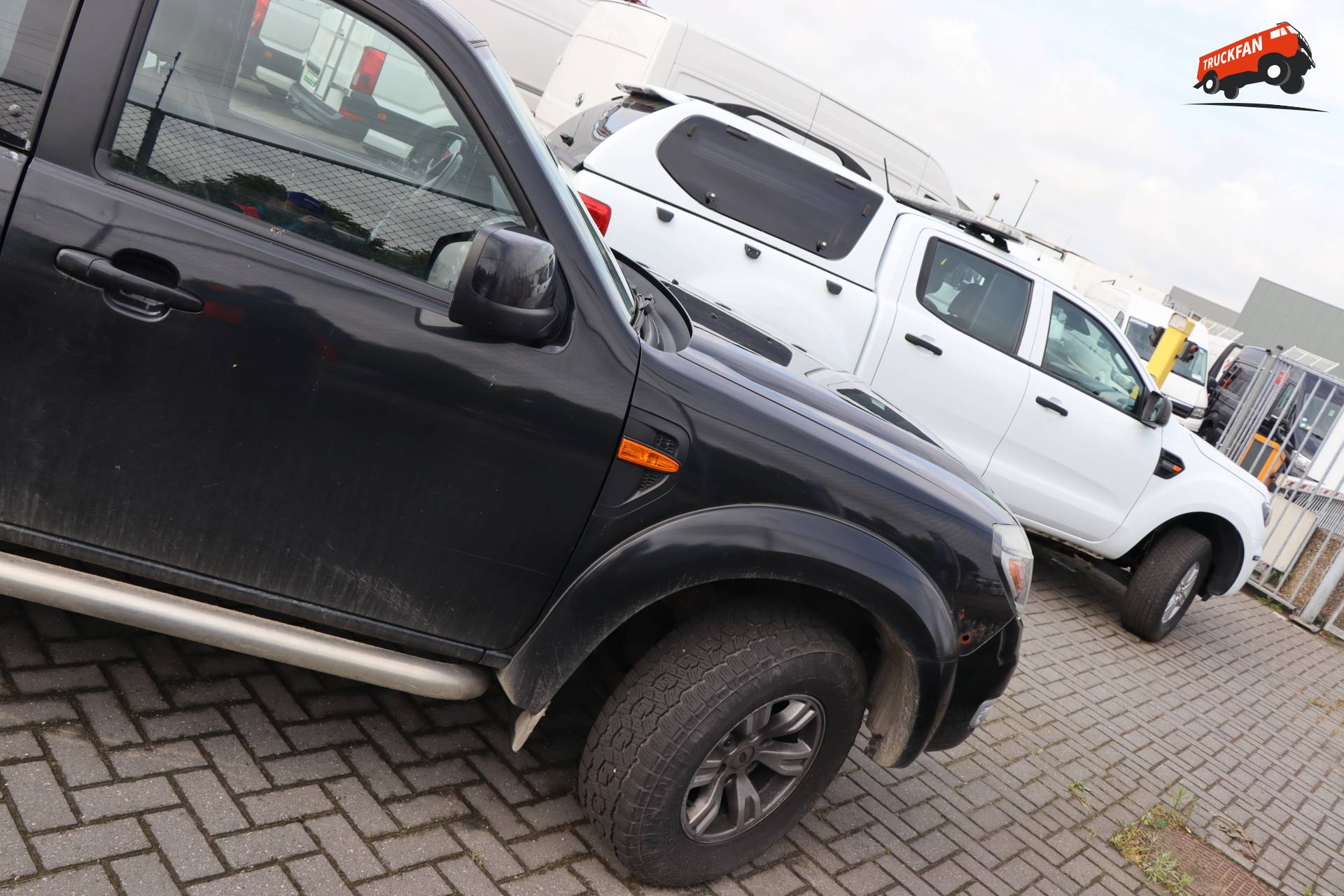 Twee generaties Ford Ranger bij Kleyn Vans