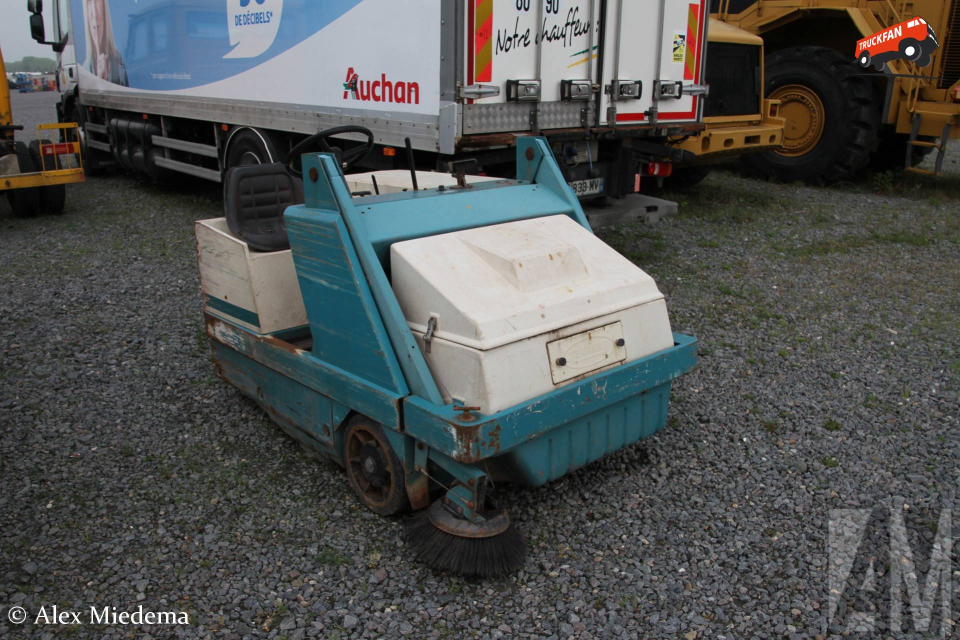 Veegmachine van Tennant bij Ritchie Bros Moerdijk