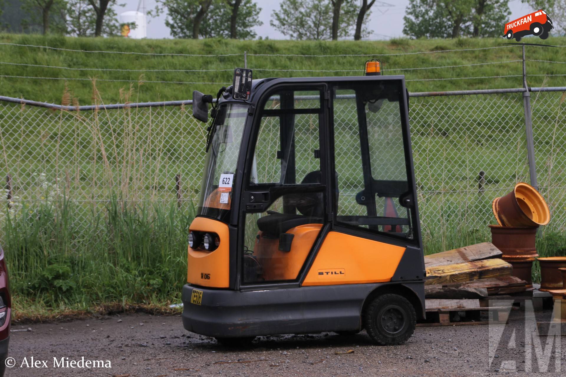 Still intern transport trekker model R06