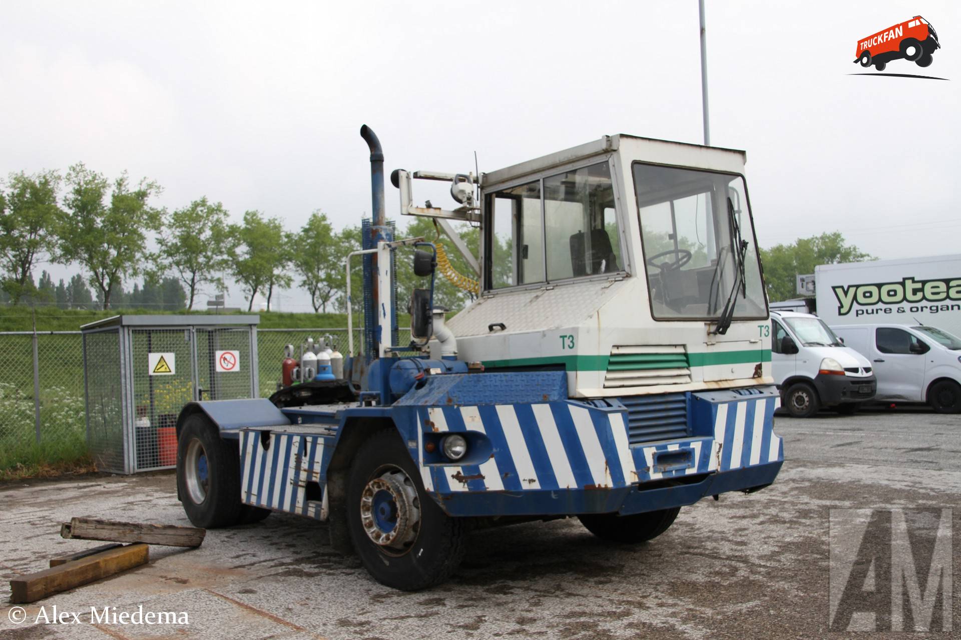 Terberg terminaltrekker in Moerdijk op 4 mei 2026