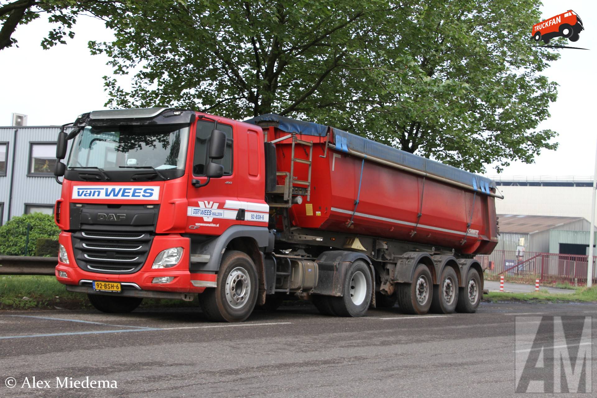 Vrachtwagen van Transportbedrijf Van Wees in Moerdijk