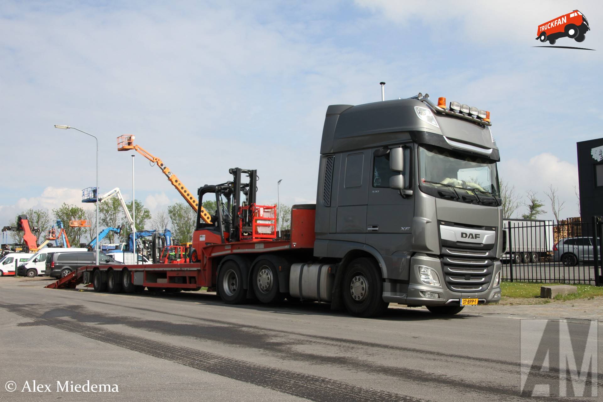 DAF XF 530 Super Space Cab truck in Klundert