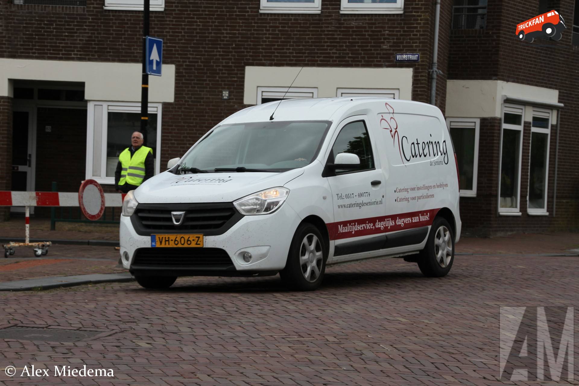 Dacia Dokker van Catering de Seniorie in Franeker