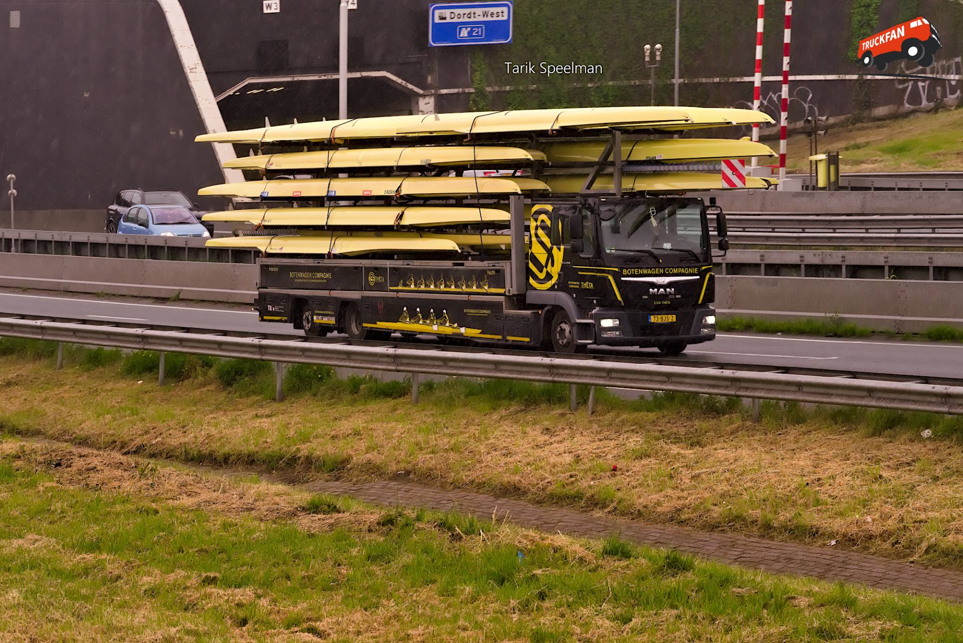 MAN TGL vrachtwagen met kenteken 73-BJS-2