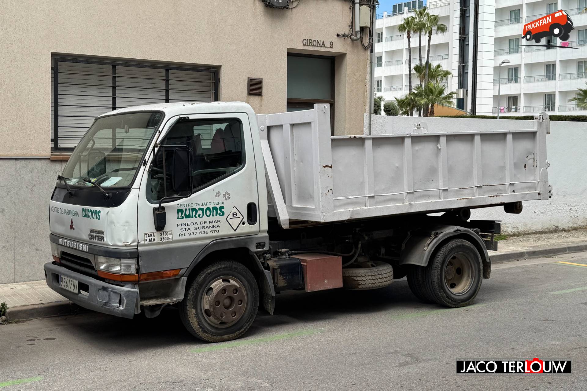 Mitsubishi Canter van lokale hovenier in Pineda de Mar