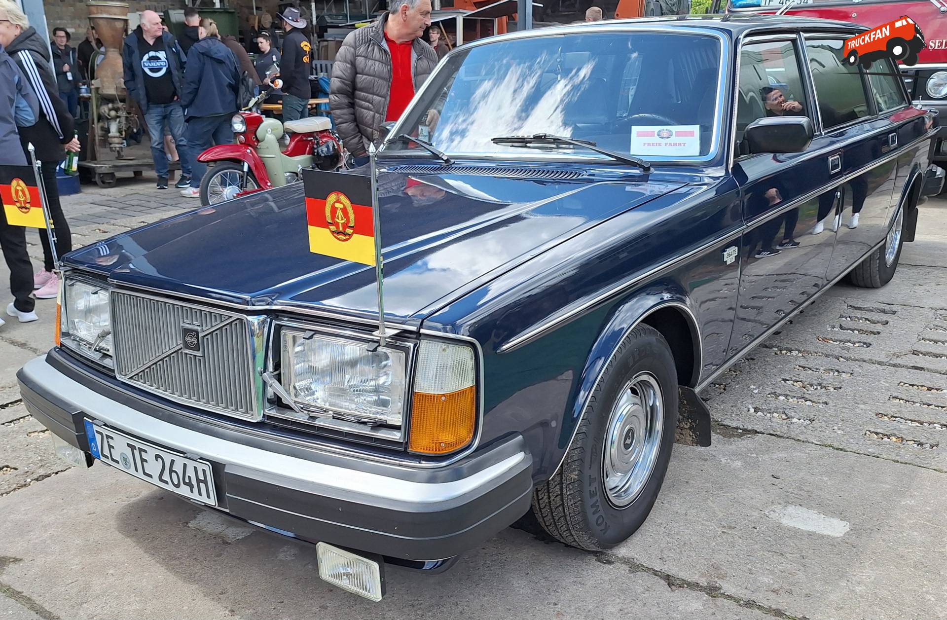 Volvo 264 TE limousine geleverd aan DDR
