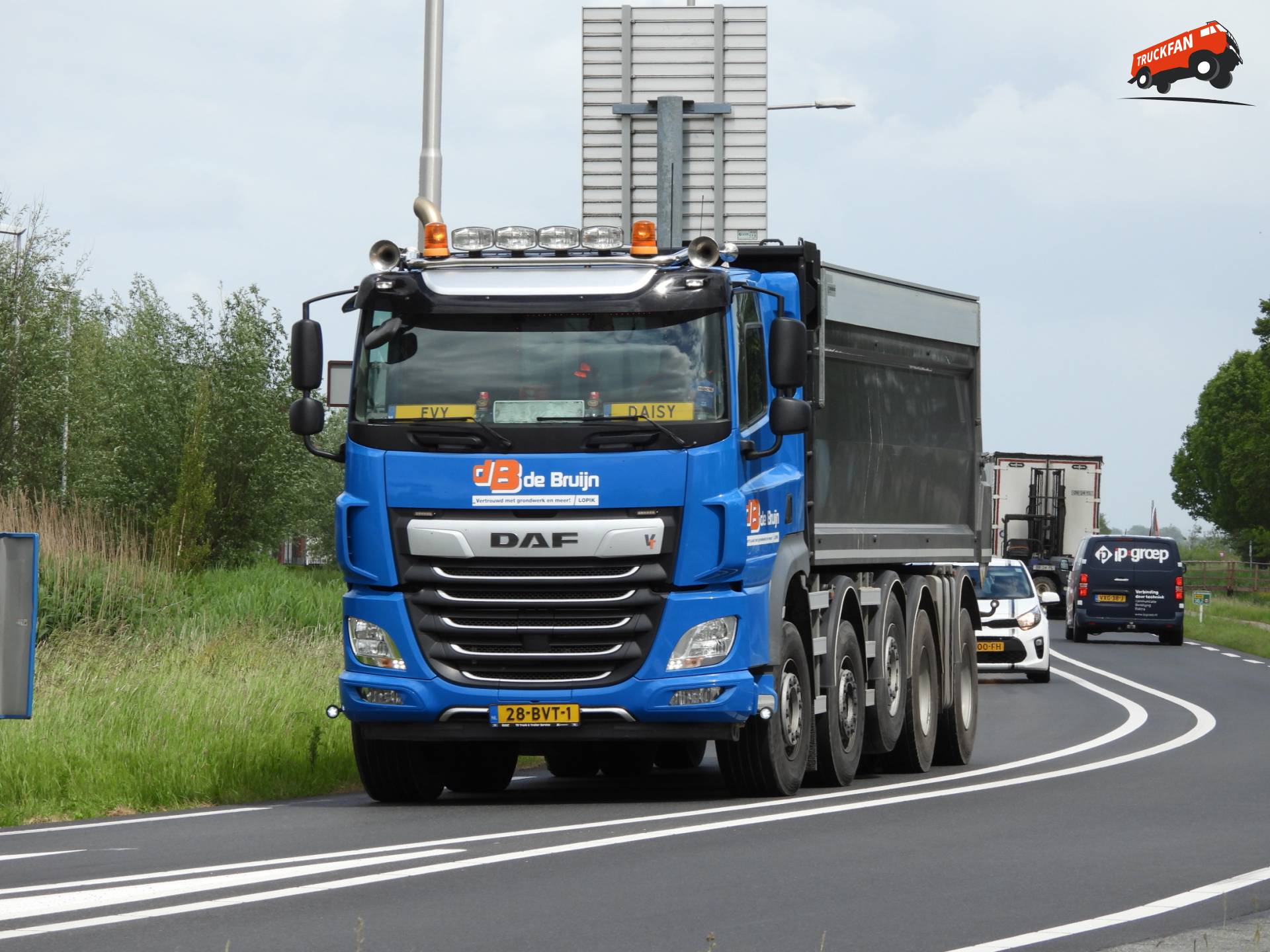 DAF CF 530 10x4-8 truck op N210 bij Schoonhoven