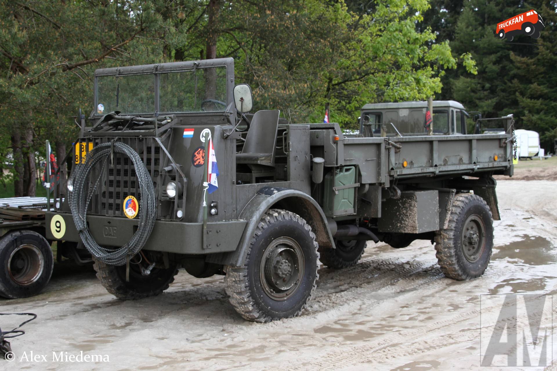 DAF YK-314 kipper bij Dutch Peace Army evenement