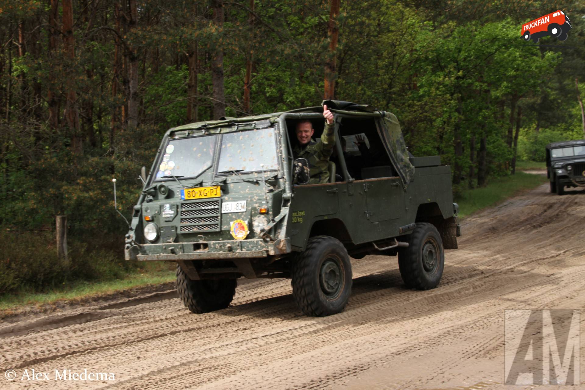 Volvo TGB-1111 tankjager op militair oefenterrein