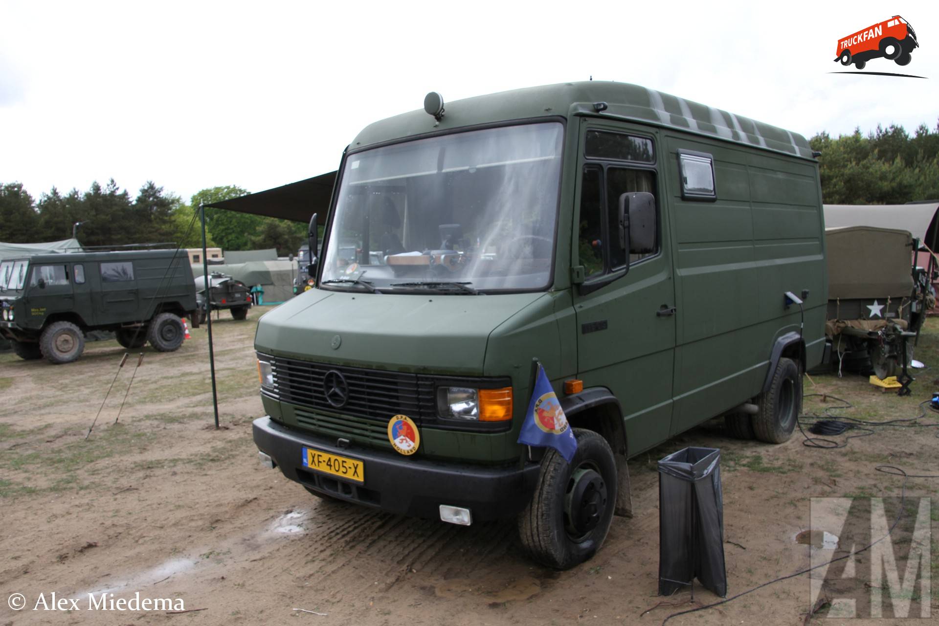 Mercedes-Benz T2 tijdens Dutch Peace Army evenement